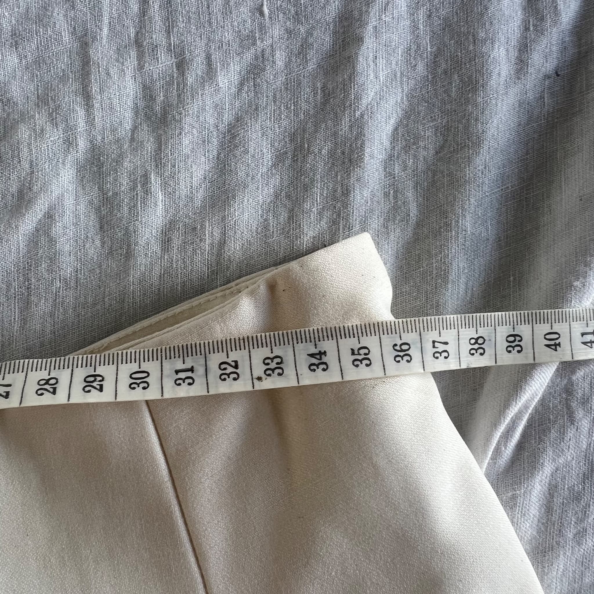 Bassike Cream 100% Wool Pleated High-Waisted Tailored Shorts (Size 1) — photo 8 of 8