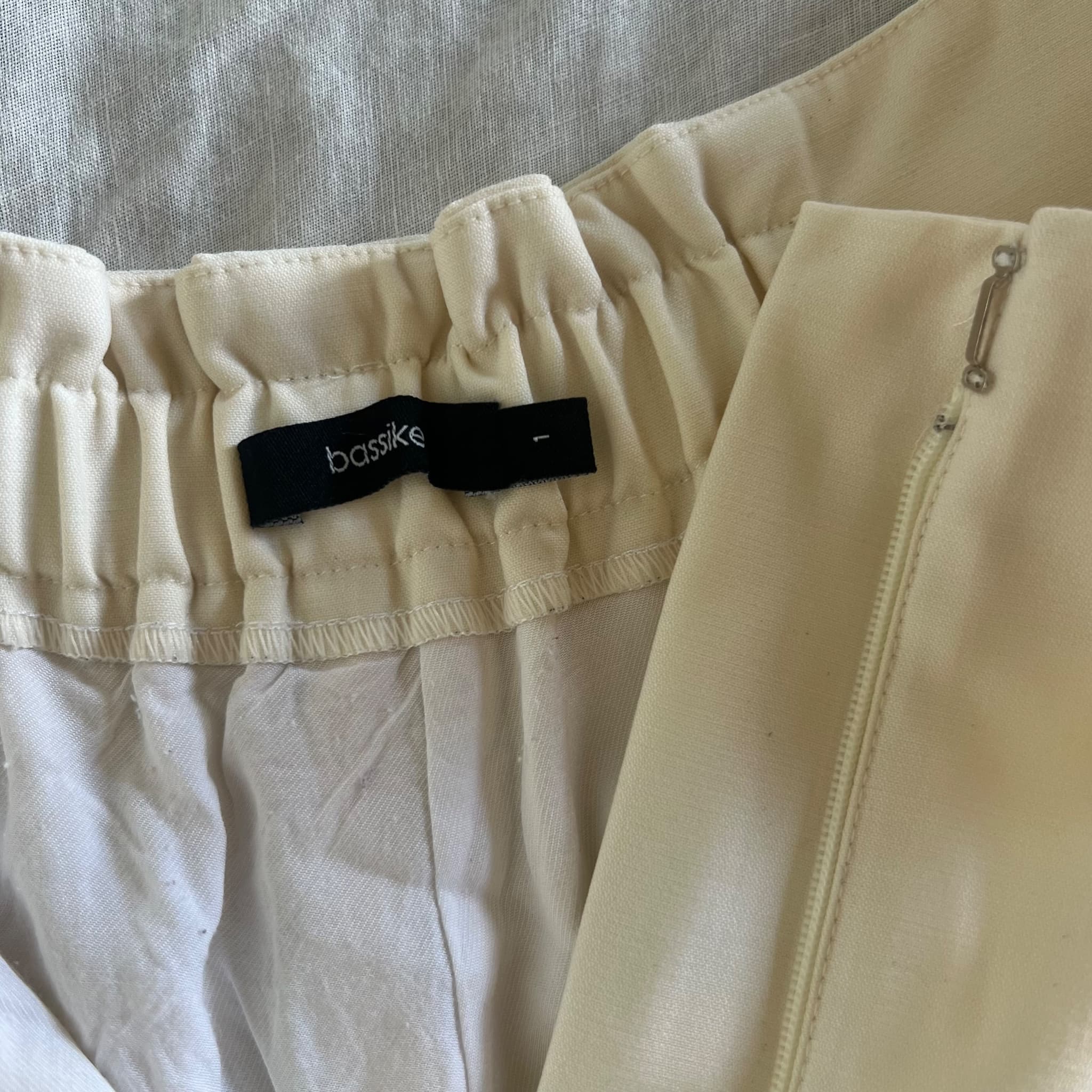 Bassike Cream 100% Wool Pleated High-Waisted Tailored Shorts (Size 1) — photo 5 of 8