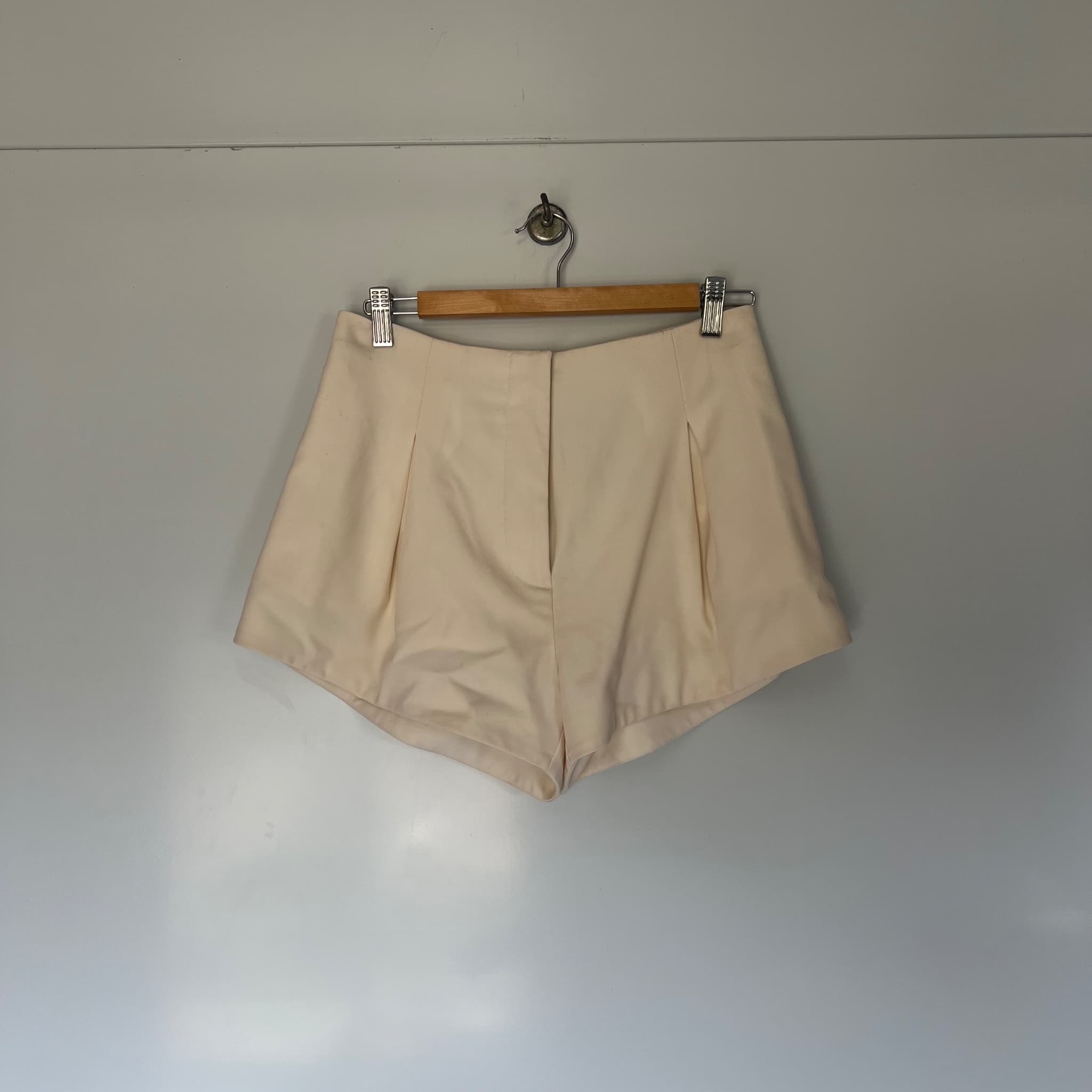Bassike Cream 100% Wool Pleated High-Waisted Tailored Shorts (Size 1) — photo 2 of 8