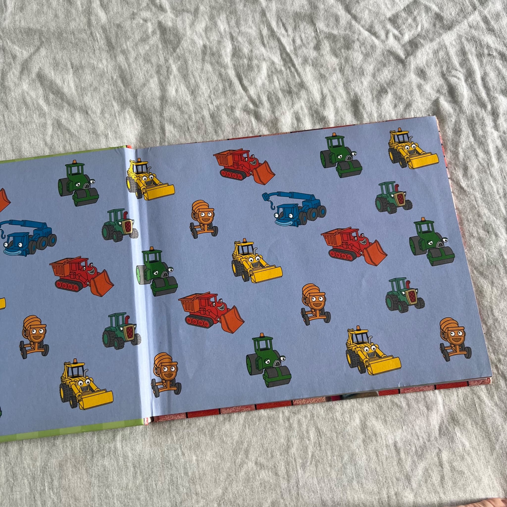 Bob The Builder Travis and Scoop's Race Day Storybook (HIT Entertainment) — photo 2 of 6
