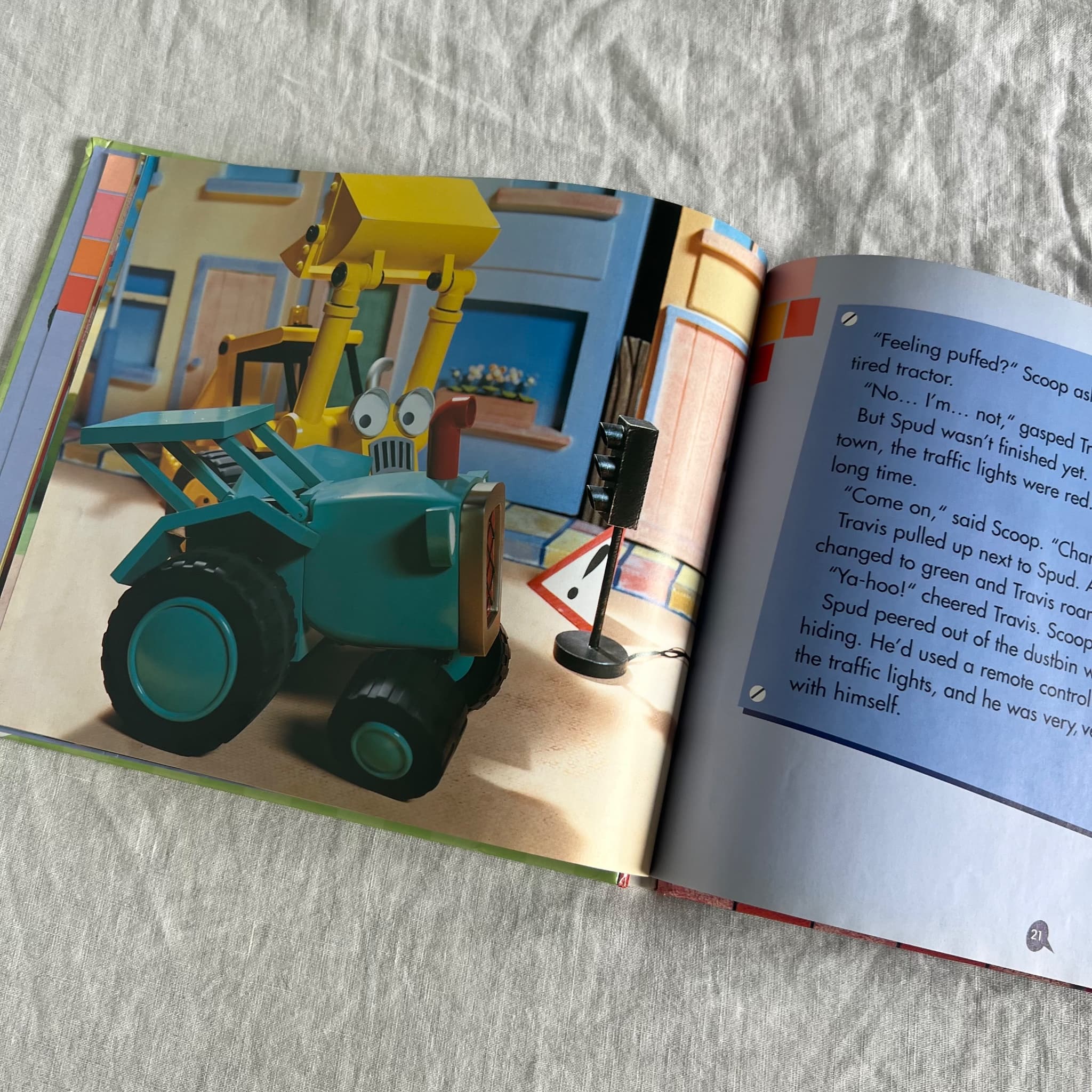 Bob The Builder Travis and Scoop's Race Day Storybook (HIT Entertainment) — photo 4 of 6