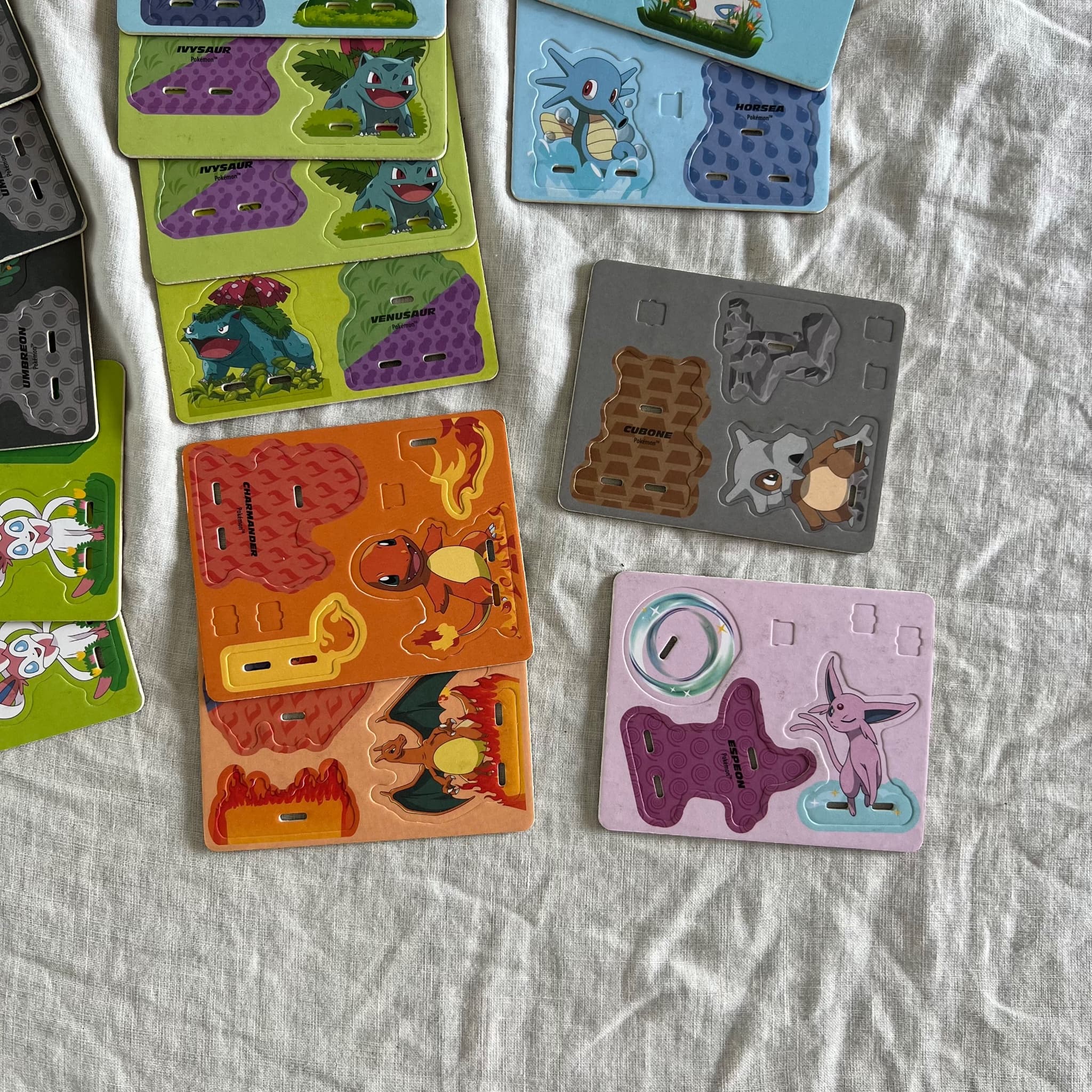 Coles Pokemon Builders Cardboard Model Lot Umbreon Sylveon Charmander Ivysaur — photo 4 of 5