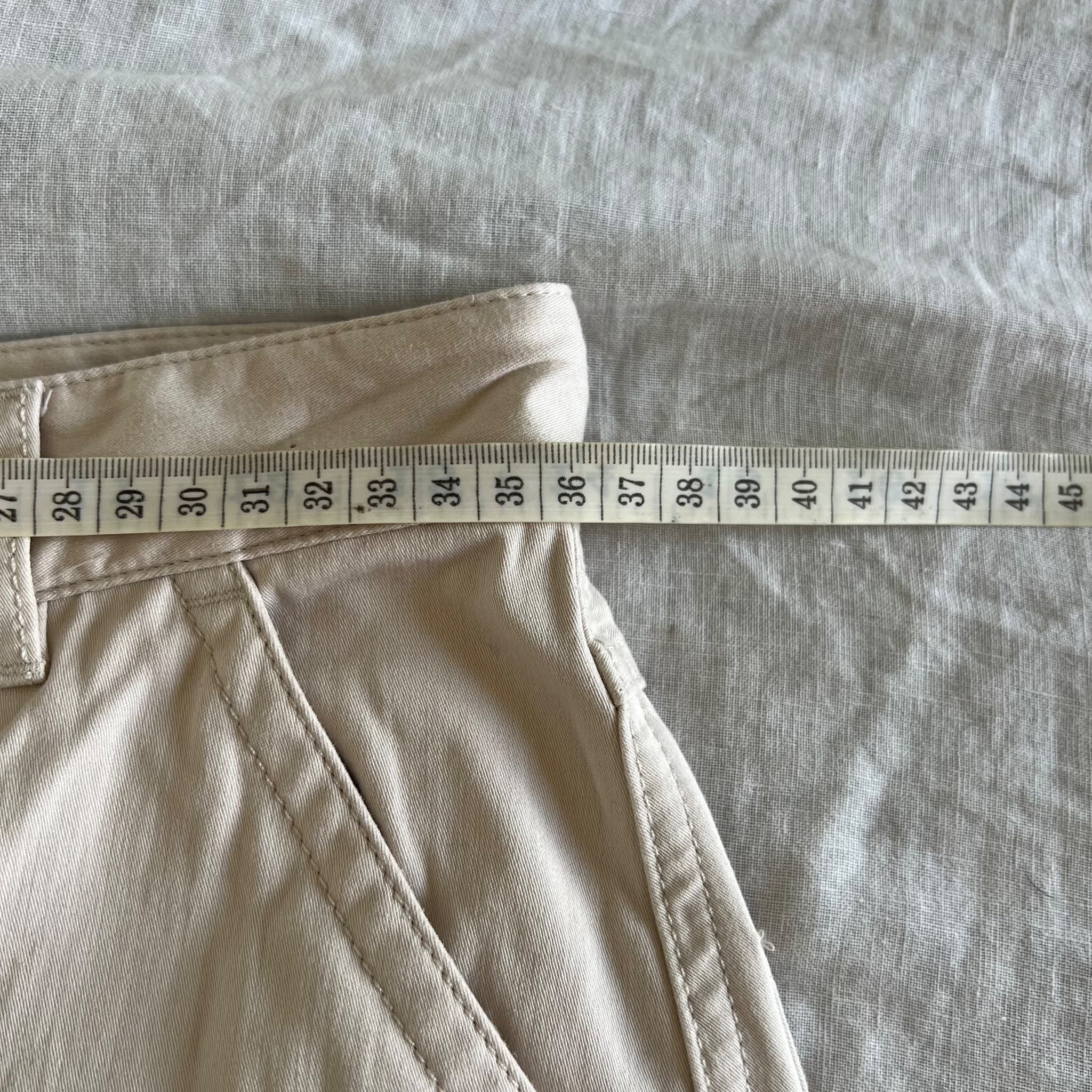 COS Curved Barrel Leg Cropped Trousers Beige EU 34 Fits Size 8 Cotton Pants — photo 4 of 7