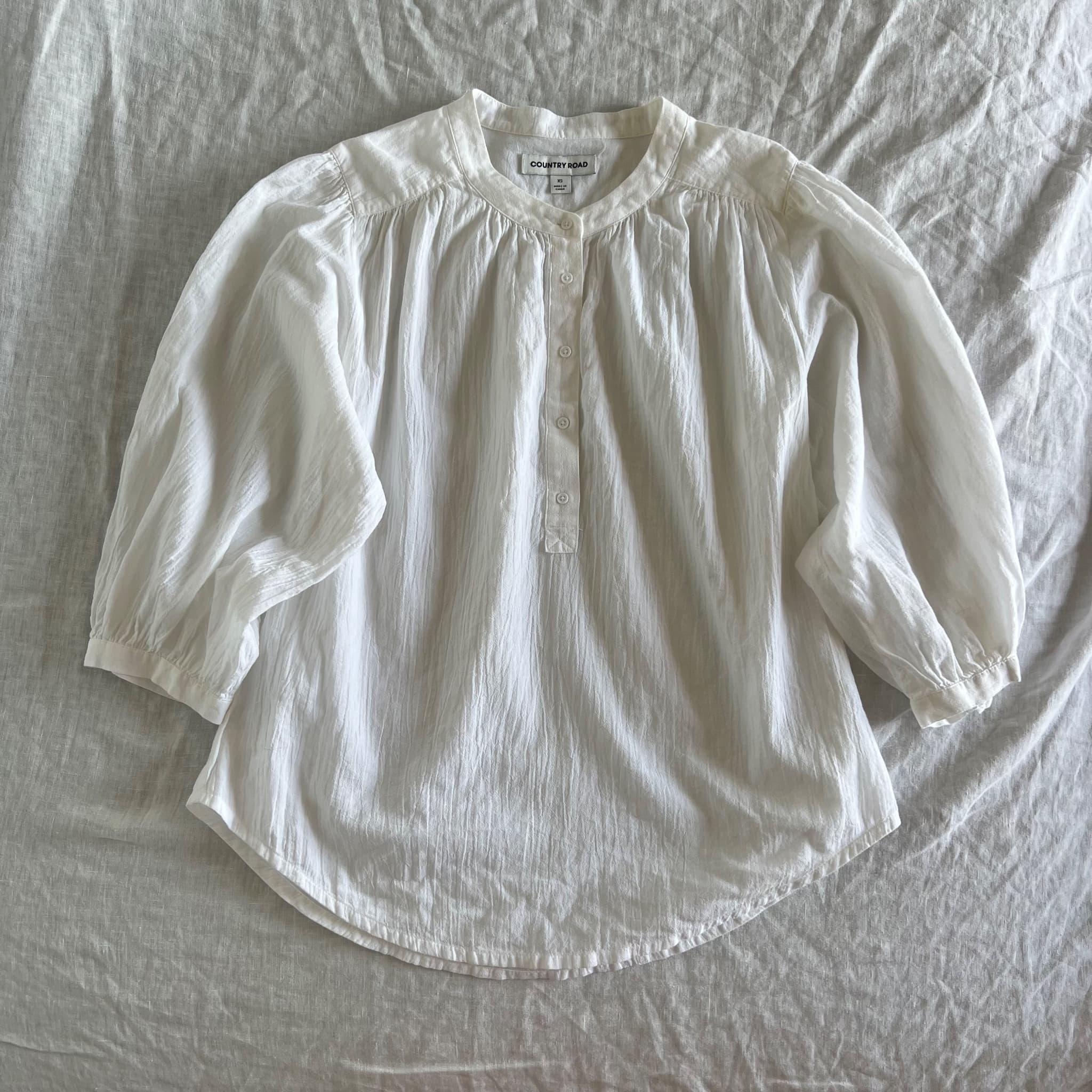 Country Road White Textured Cotton Gathered Blouse (Size XS) — photo 1 of 10