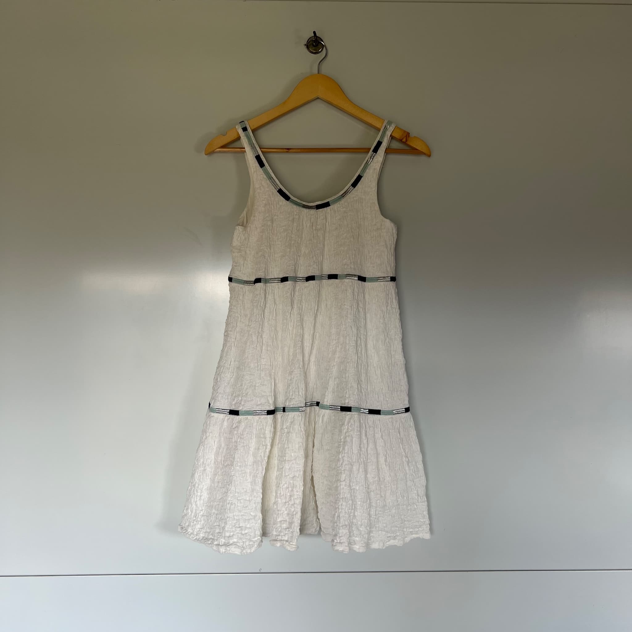 Country Road White Textured Crinkle Tiered Sun Dress Size XS Beach Summer Mini — photo 3 of 8