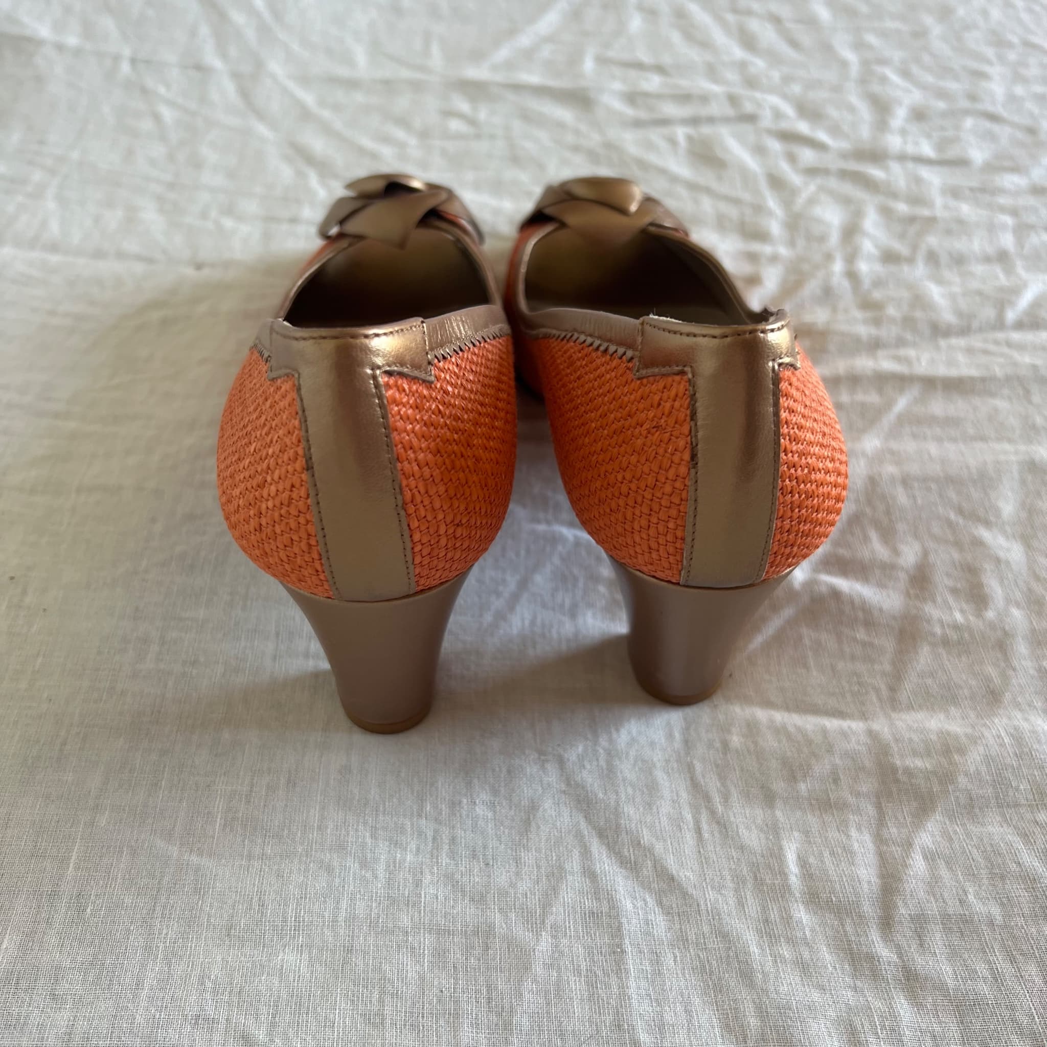 HB ESPAÑA Orange Woven Peep-Toe Heels With Rose Detail — photo 3 of 8