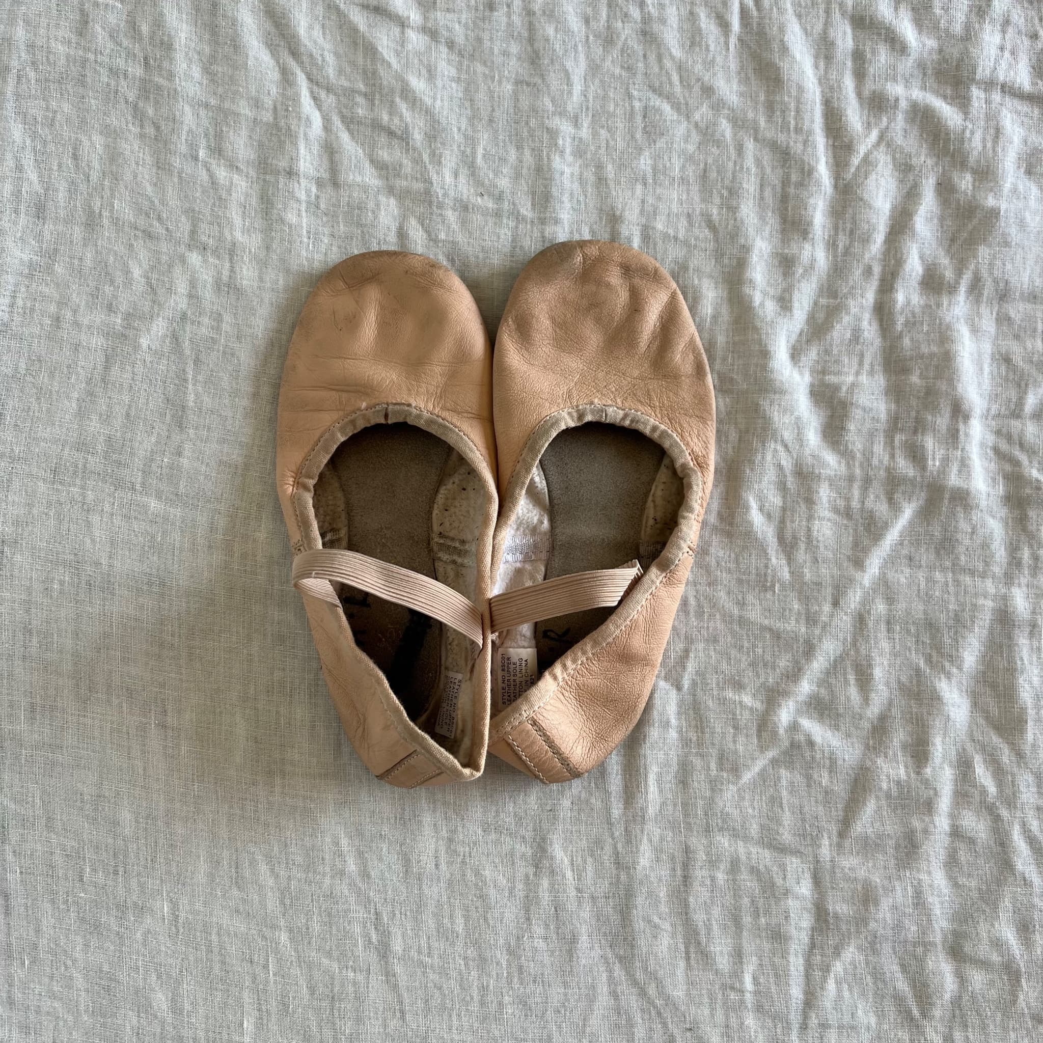 Energetiks Girls Pink Leather Ballet Shoes Size 13.5 Kids Full Sole Dance Slippers — photo 2 of 5