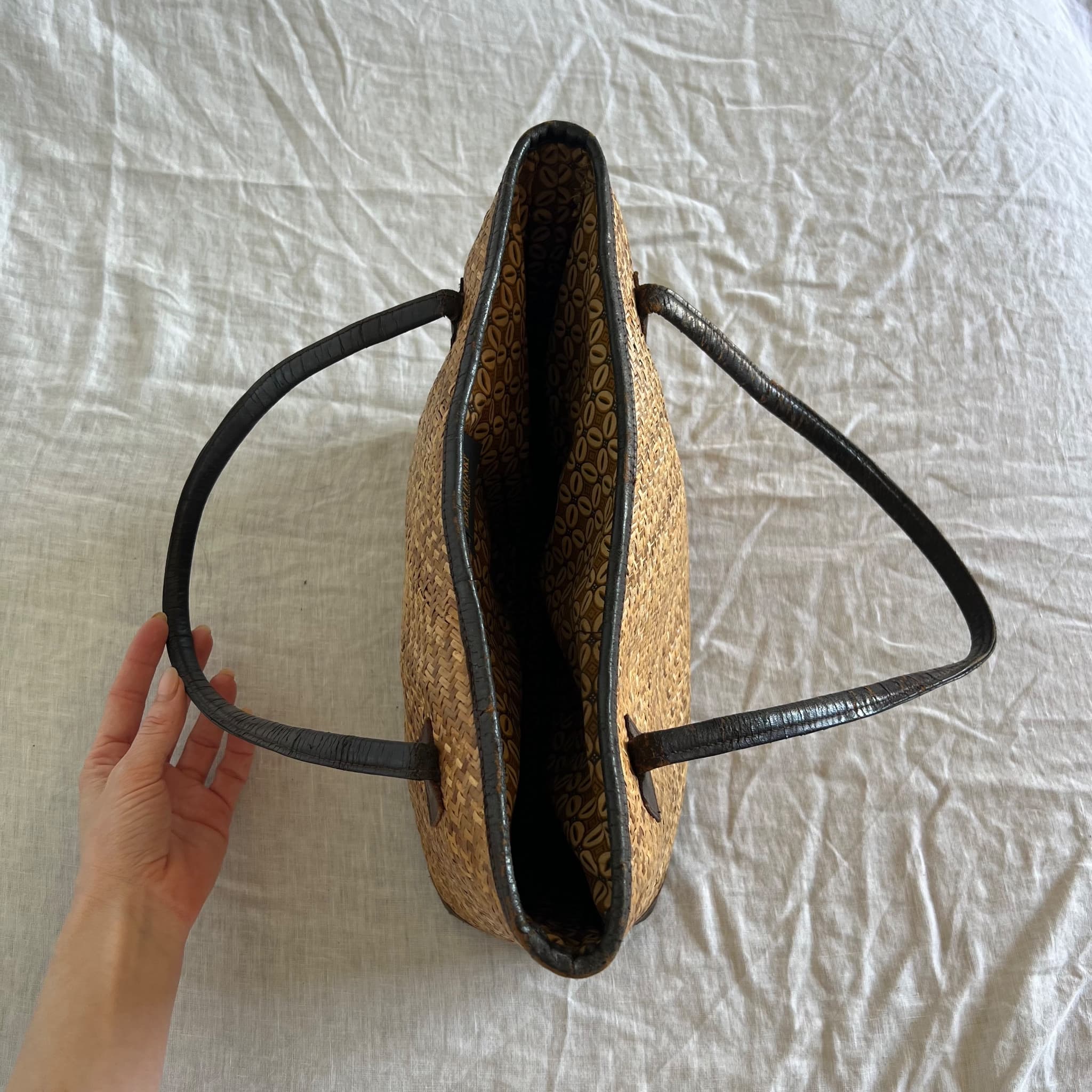Leigh Henry Imports Woven Straw Tote Bag Vintage Dark Brown Leather Trim Beach — photo 3 of 9