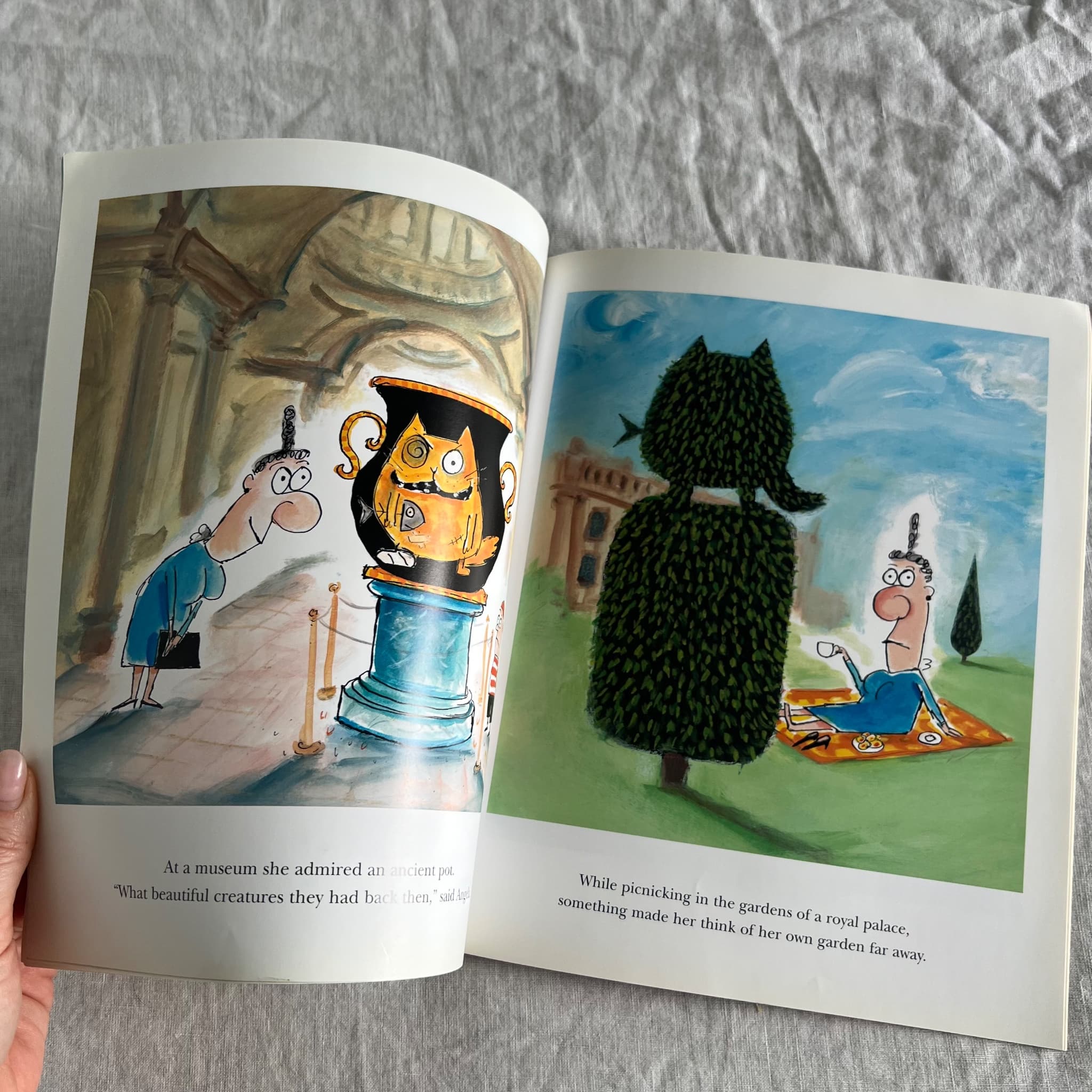 Old Tom's Holiday by Leigh Hobbs - Children's Picture Book — photo 5 of 6