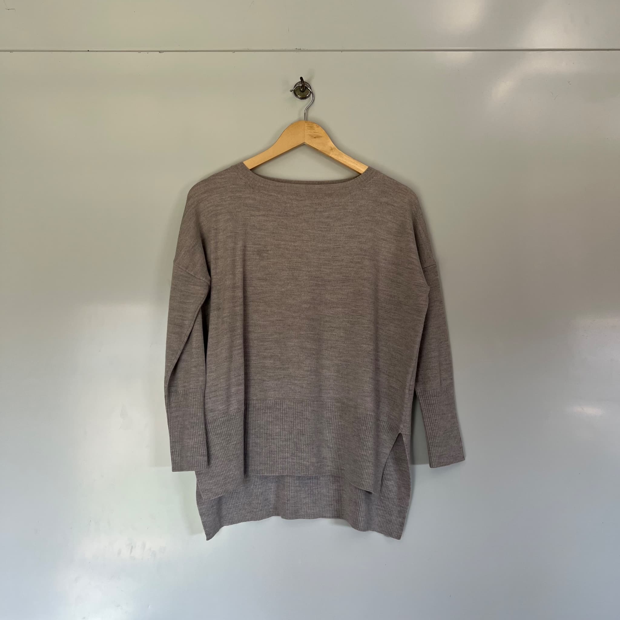 Oroton 100% Merino Wool Sweater Grey High-Low Hem Pullover — photo 8 of 11