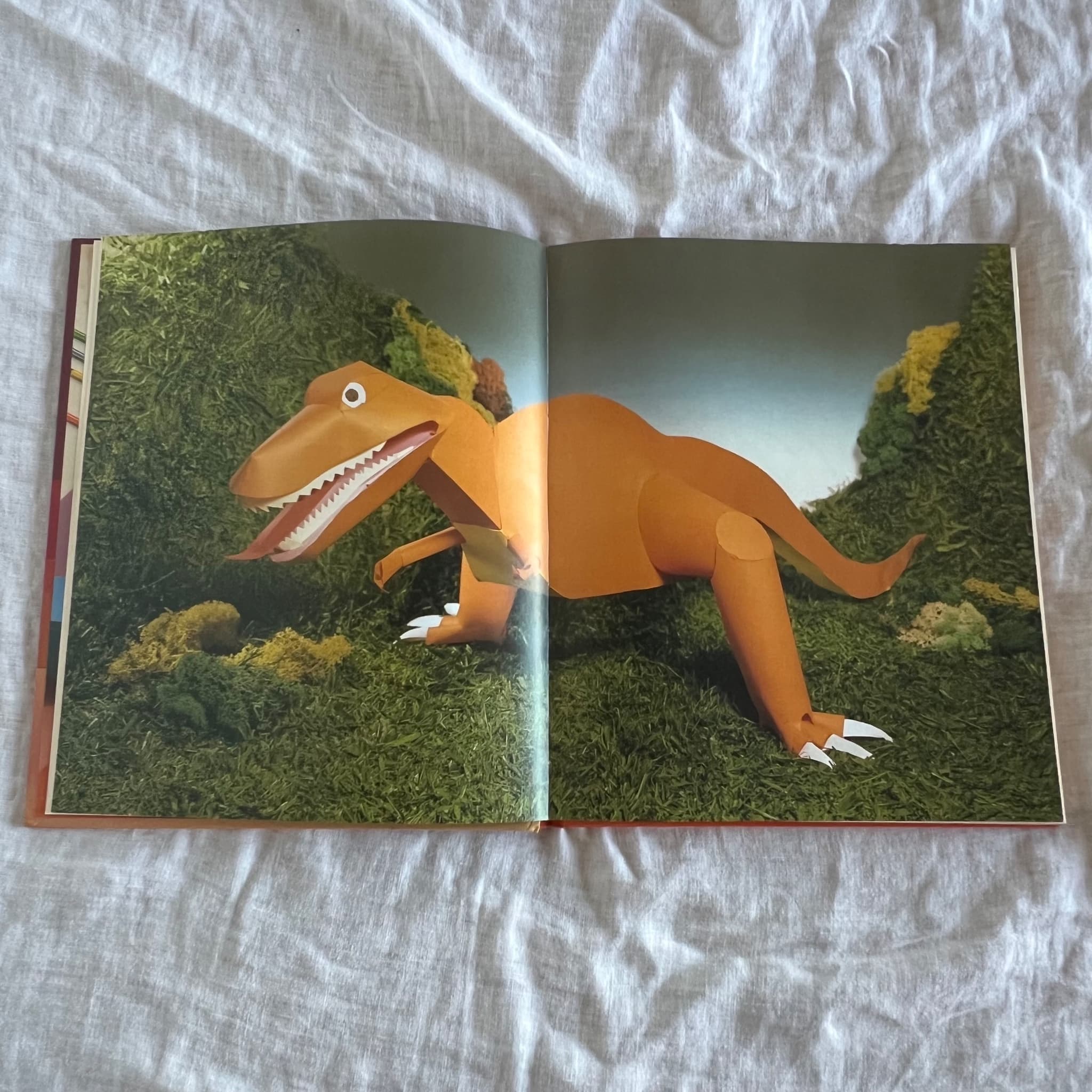 Paper Dinosaurs: 20 Model Monsters to Cut and Fold by David Hawcock — photo 6 of 9
