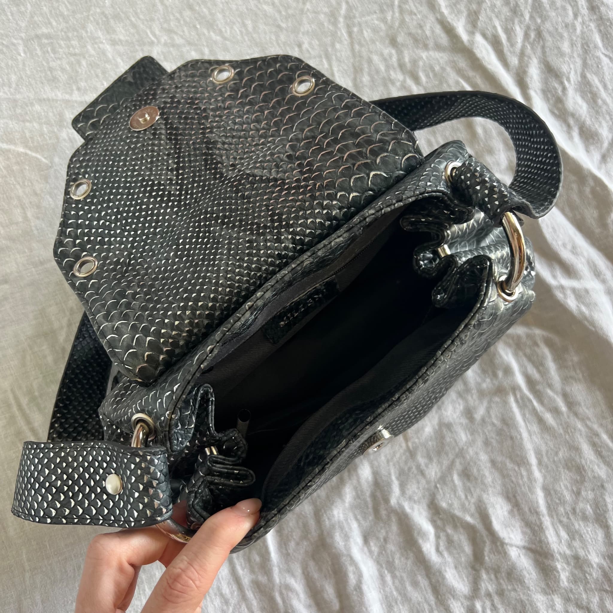 Plastic Shoulder Bag - Black Snake Print Handbag — photo 4 of 8