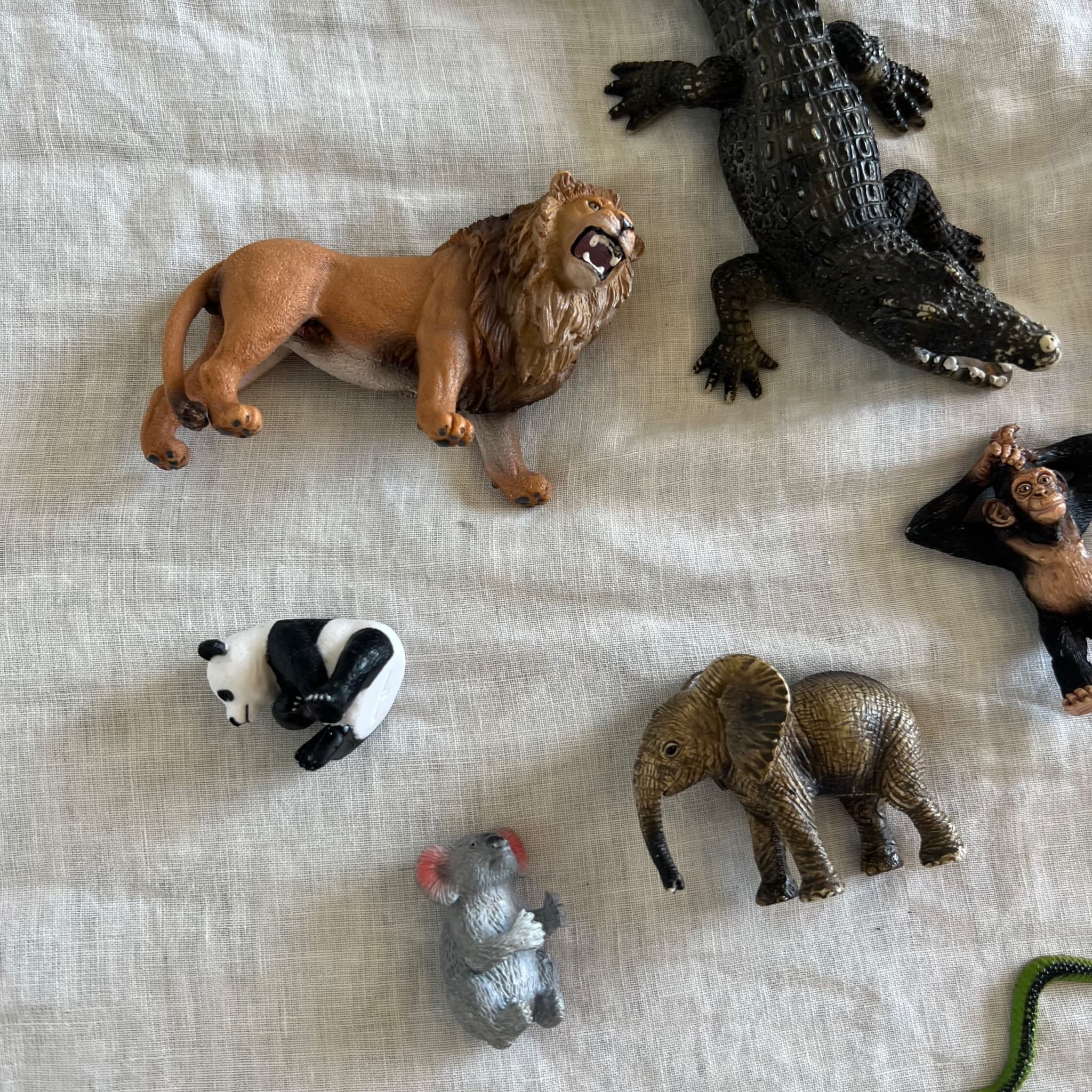 Schleich & Vintage Cadbury Yowie Animal Lot Lion Zebra Elephant Crocodile Figures — photo 2 of 8