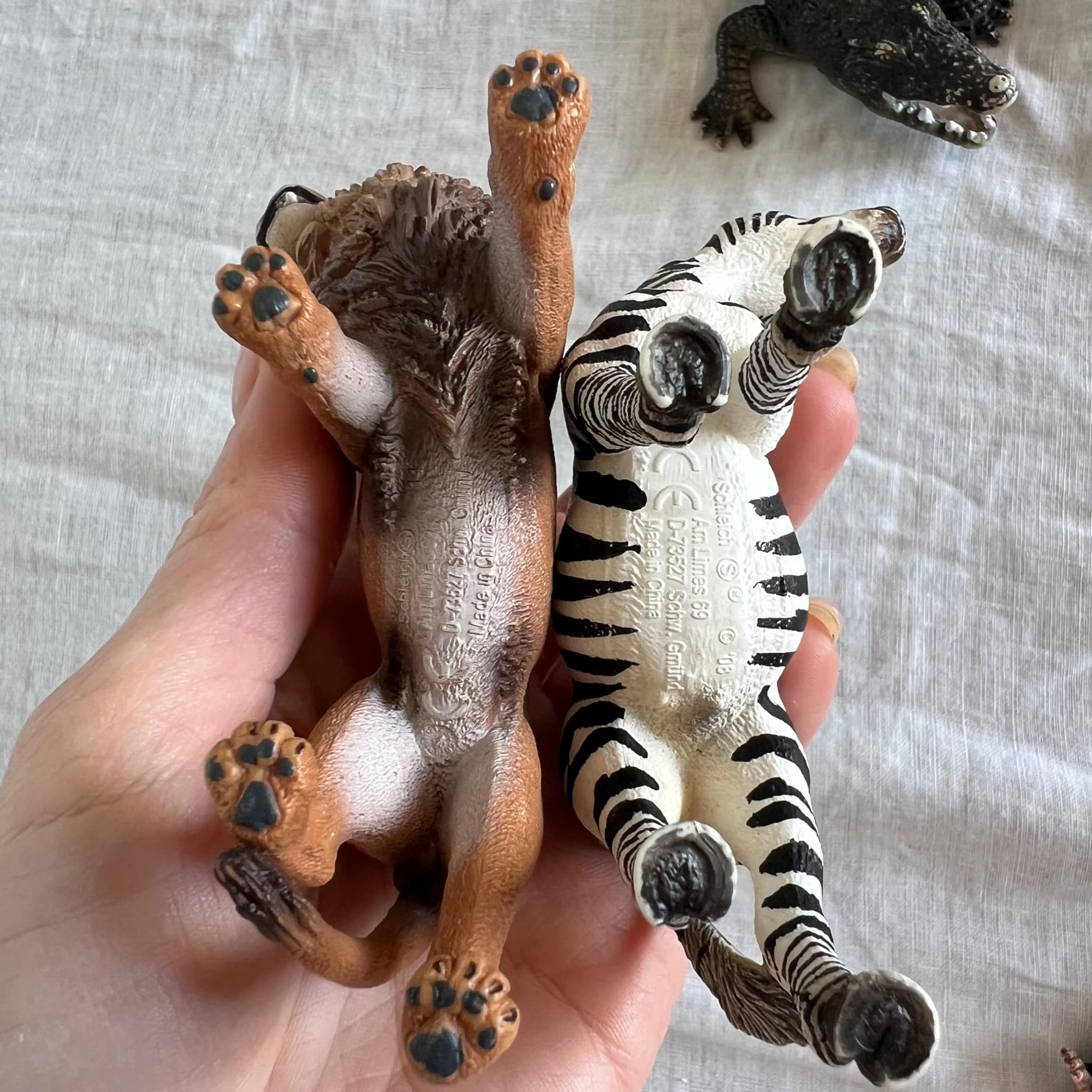 Schleich & Vintage Cadbury Yowie Animal Lot Lion Zebra Elephant Crocodile Figures — photo 7 of 8