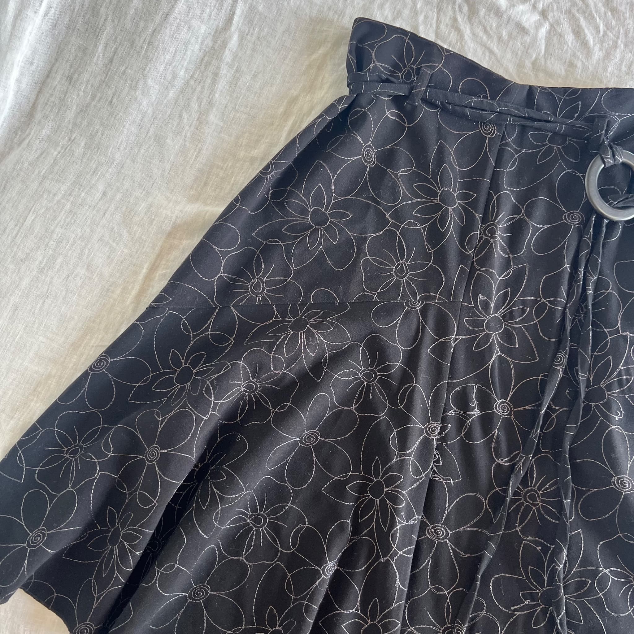 Target Vintage Y2K Black Floral Stitched Belted Midi Skirt (Size 8) — photo 9 of 11