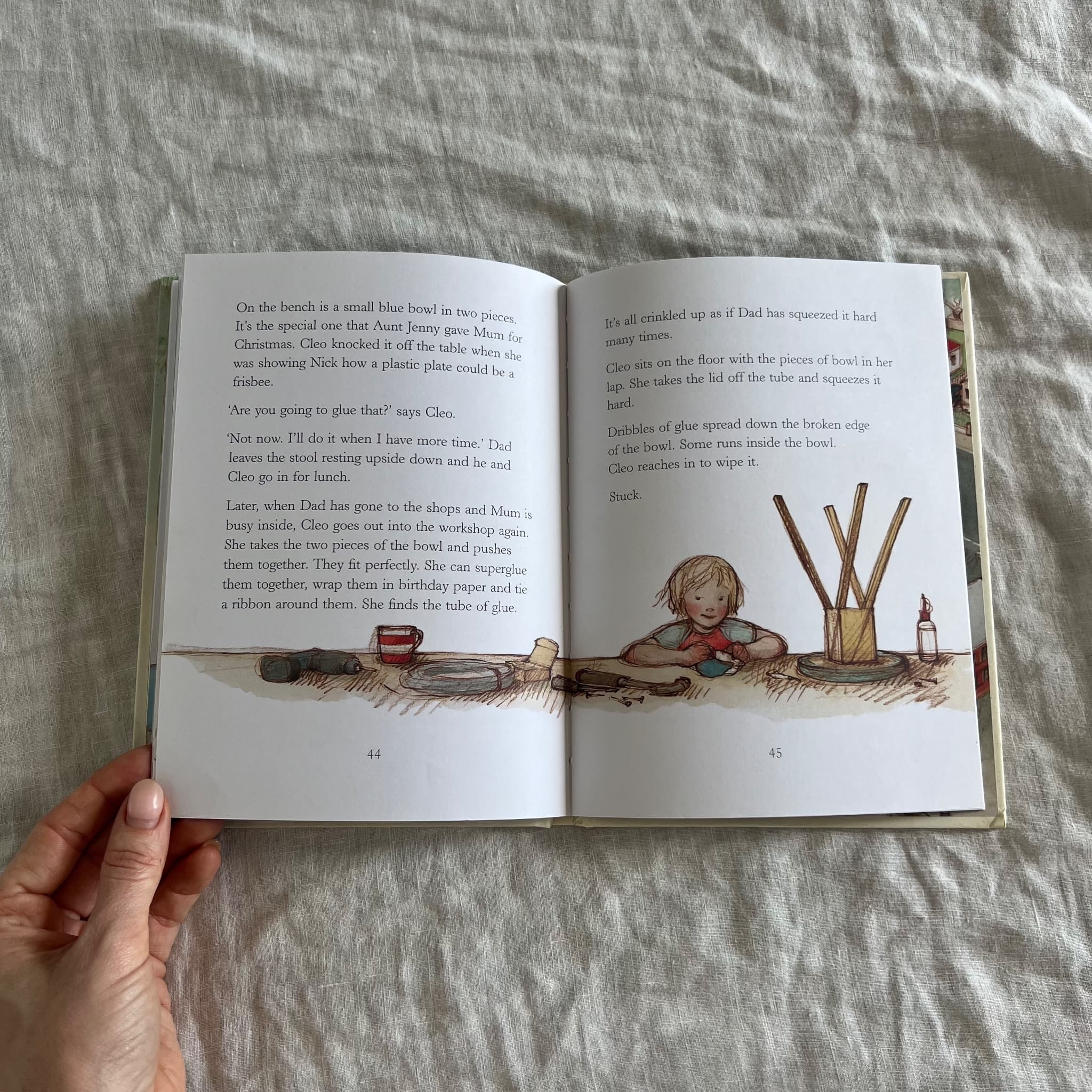 The Cleo Stories: The Necklace and The Present by Libby Gleeson — photo 6 of 6