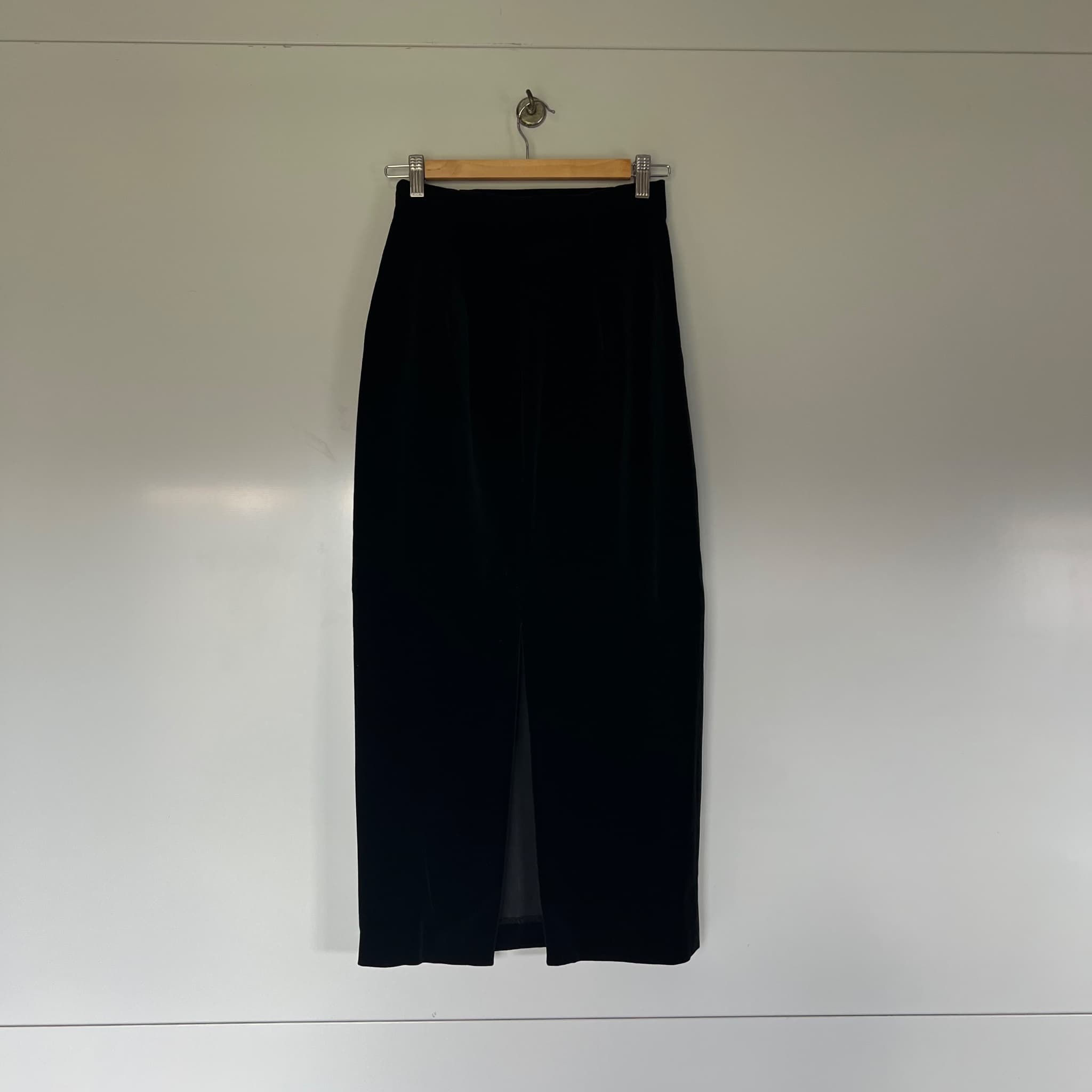 Vintage 90s Country Road Black Velvet Midi Pencil Skirt S M High Waist Vent — photo 3 of 9