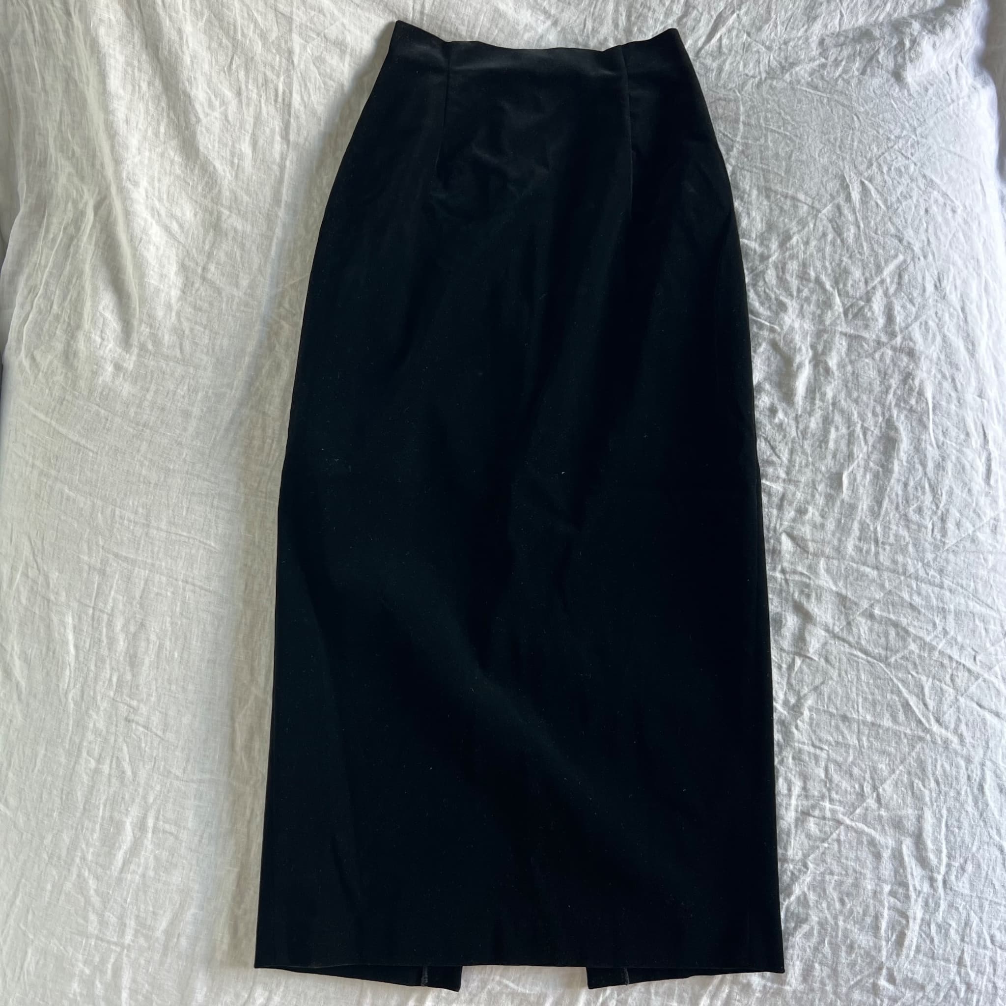Vintage 90s Country Road Black Velvet Midi Pencil Skirt S M High Waist Vent — photo 1 of 9
