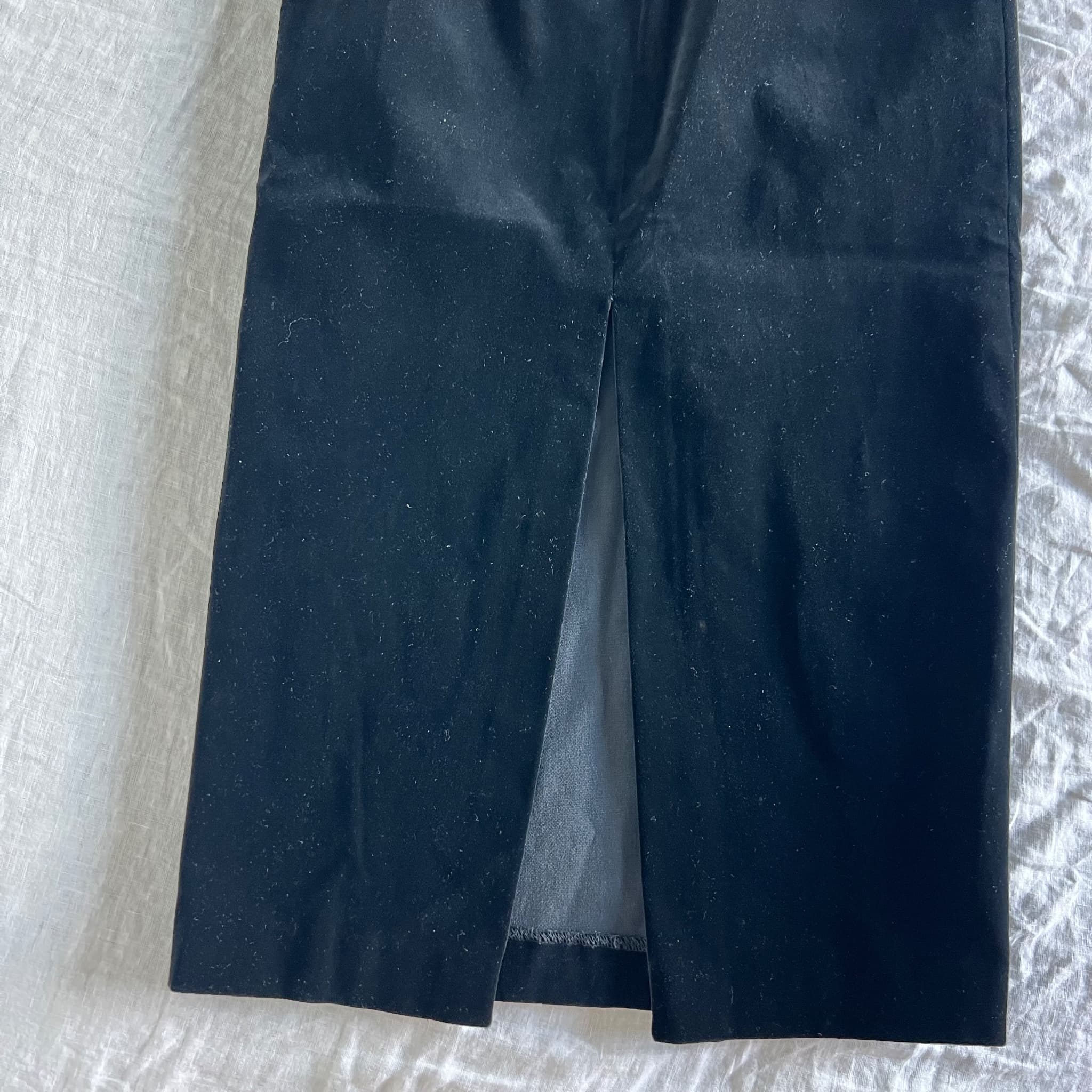 Vintage 90s Country Road Black Velvet Midi Pencil Skirt S M High Waist Vent — photo 6 of 9