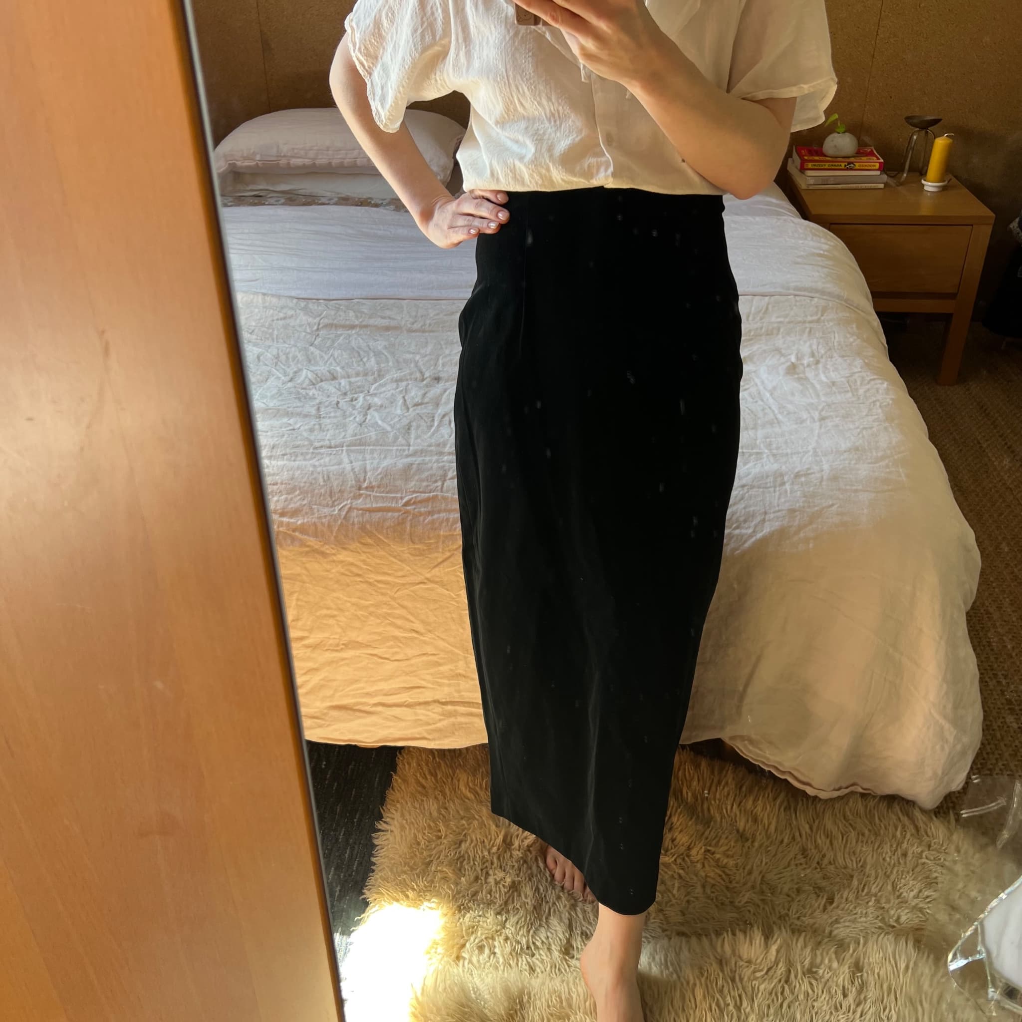 Vintage 90s Country Road Black Velvet Midi Pencil Skirt S M High Waist Vent — photo 8 of 9