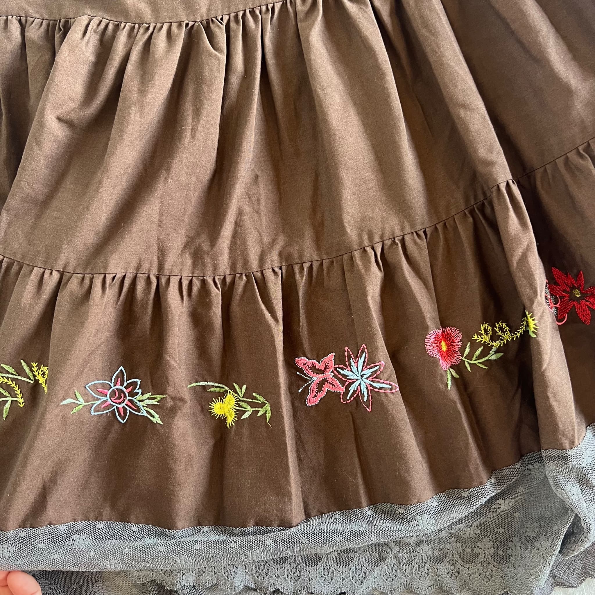 Vintage Hot Kiss Brown Tiered Floral Embroidered Lace Trim Skirt (Size M) — photo 10 of 10