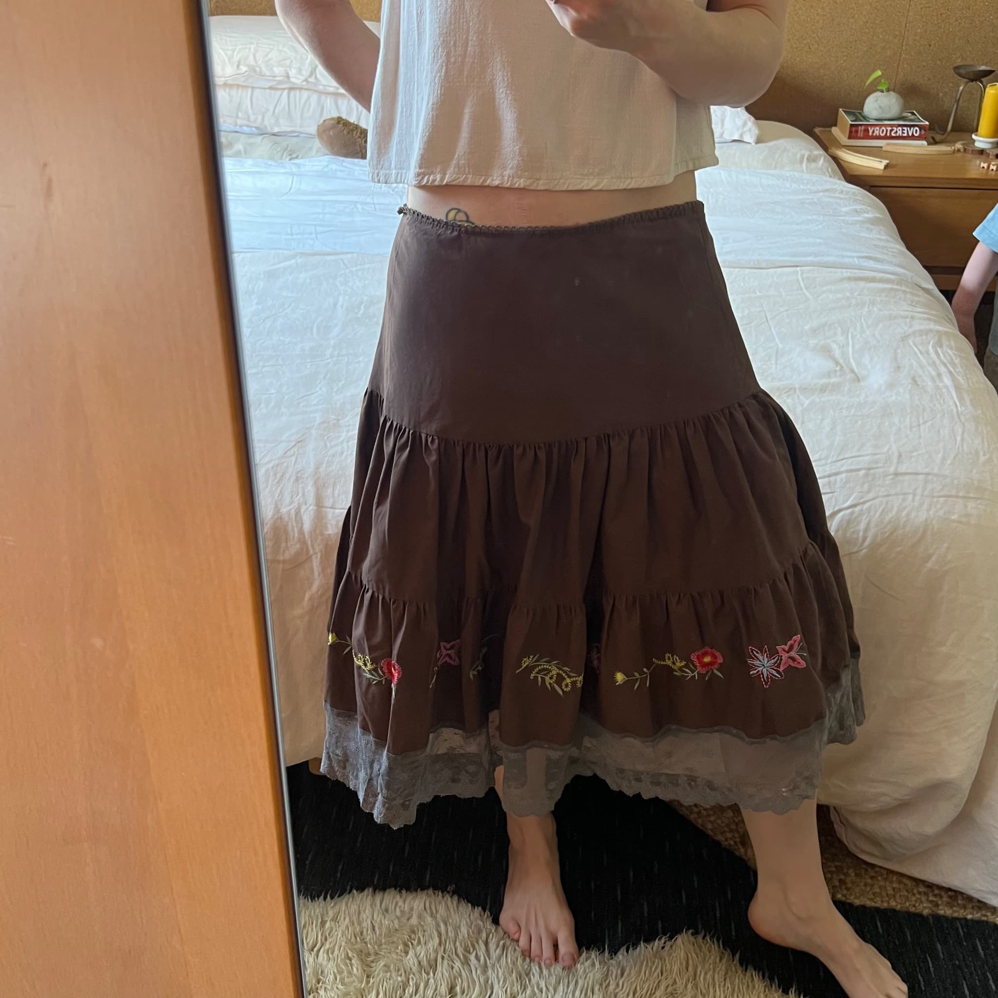 Vintage Hot Kiss Brown Tiered Floral Embroidered Lace Trim Skirt (Size M) — photo 8 of 10