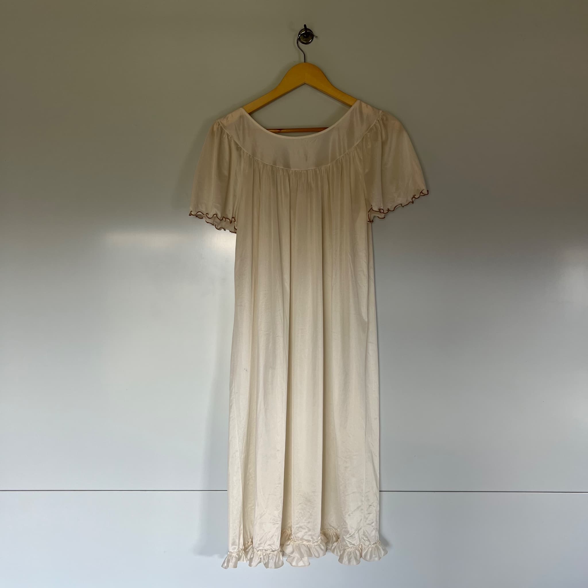 Vintage Novita Cream Embroidered Nylon Nightgown Dress Prairie Cottagecore — photo 4 of 8