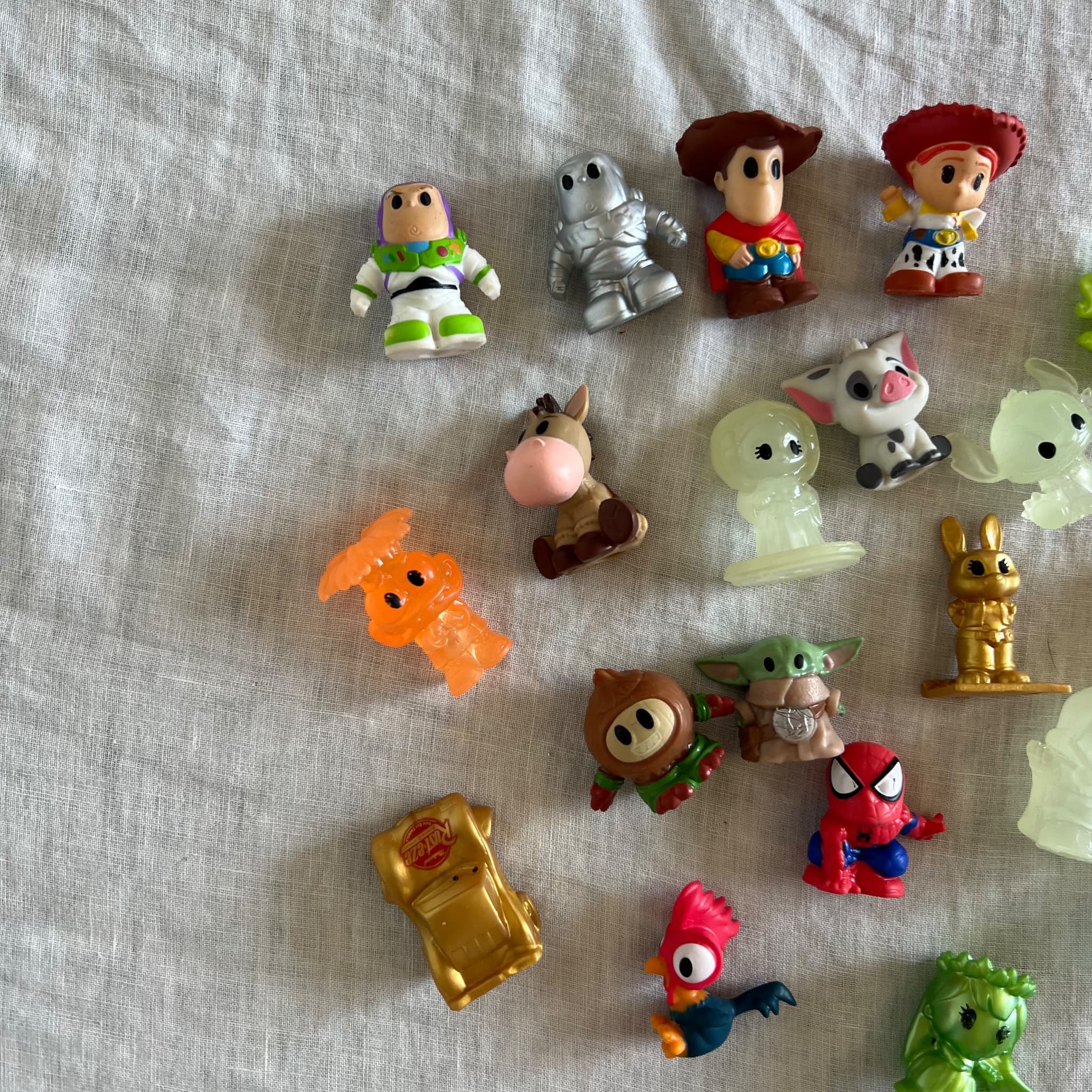 Woolworths Disney Ooshies Collectibles Lot 23x Rare Silver Buzz Lightyear Glow — photo 2 of 6