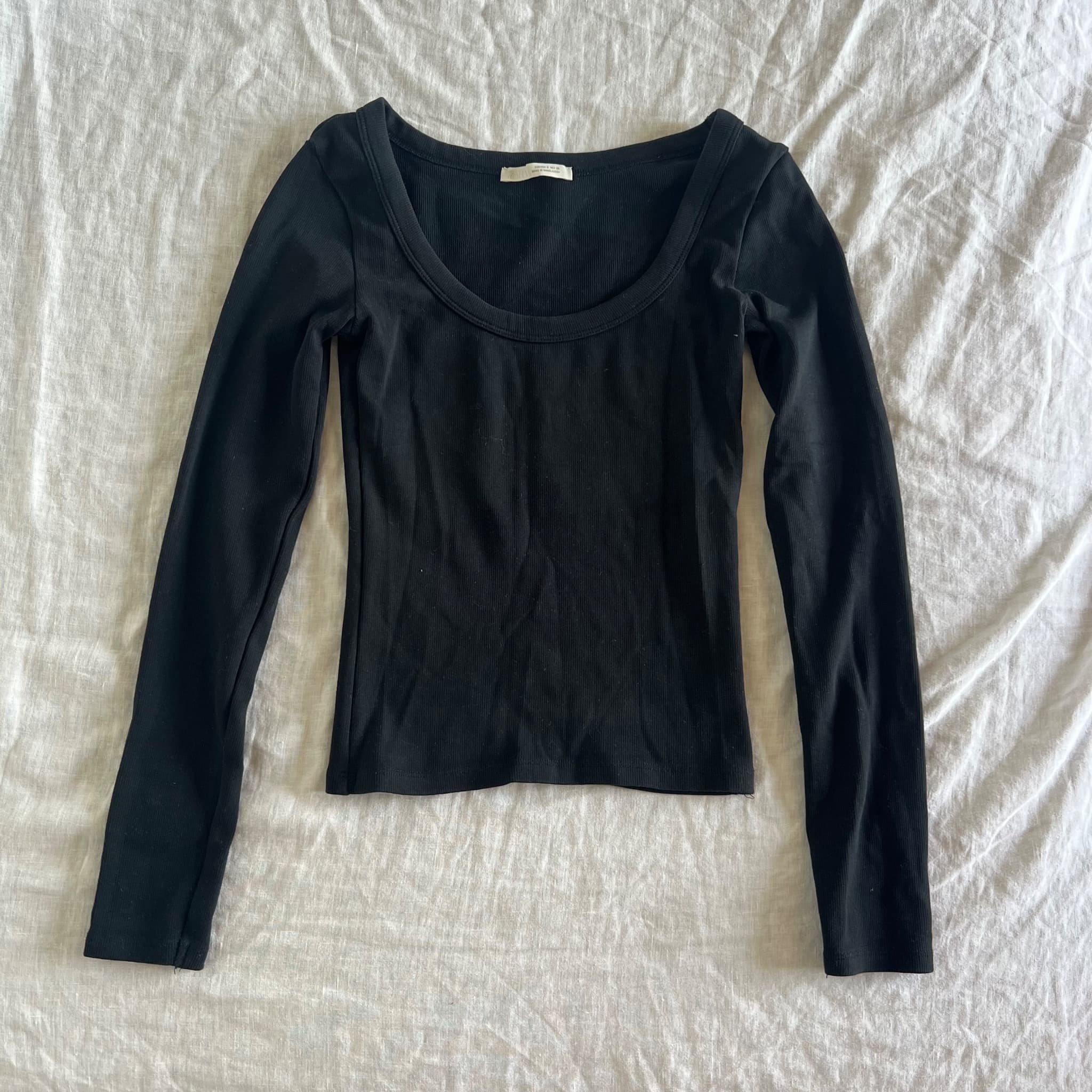 Zara Ribbed Long Sleeve Scoop Neck Top Black Size S — photo 2 of 10