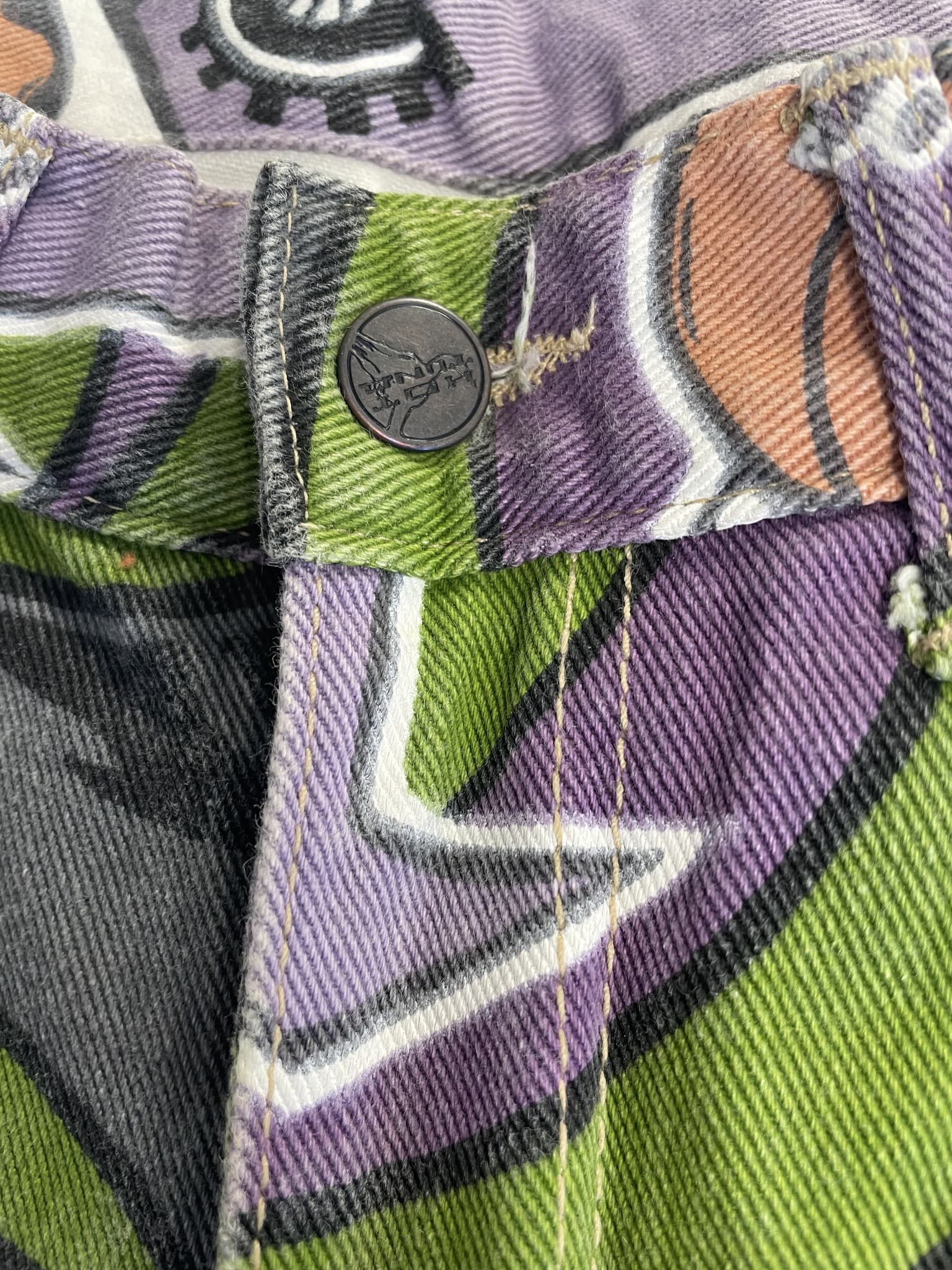 Hot Tuna All-Over Print Graphic Denim Jeans - Men's Size 32 — photo 2 of 6