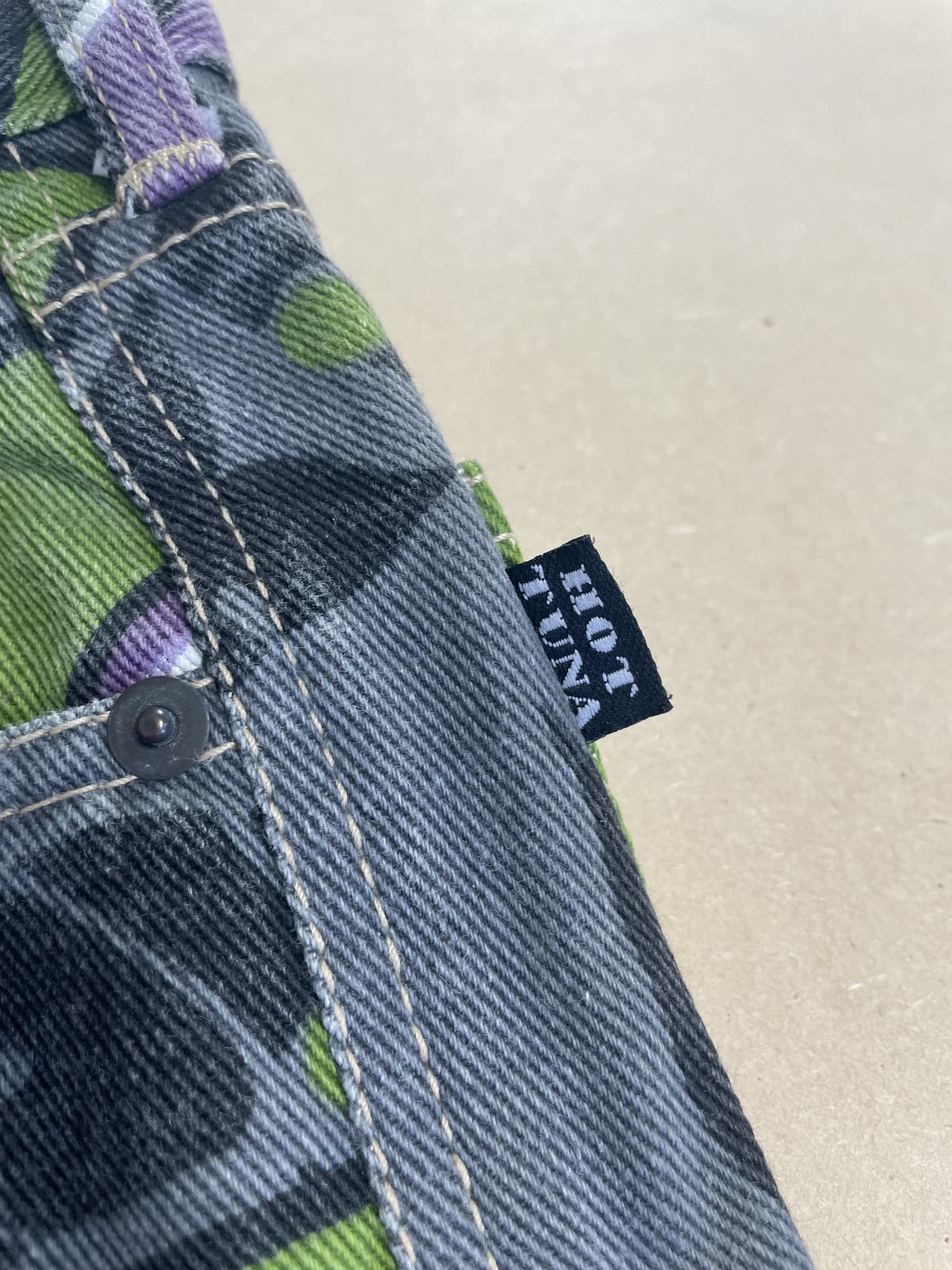 Hot Tuna All-Over Print Graphic Denim Jeans - Men's Size 32 — photo 3 of 6