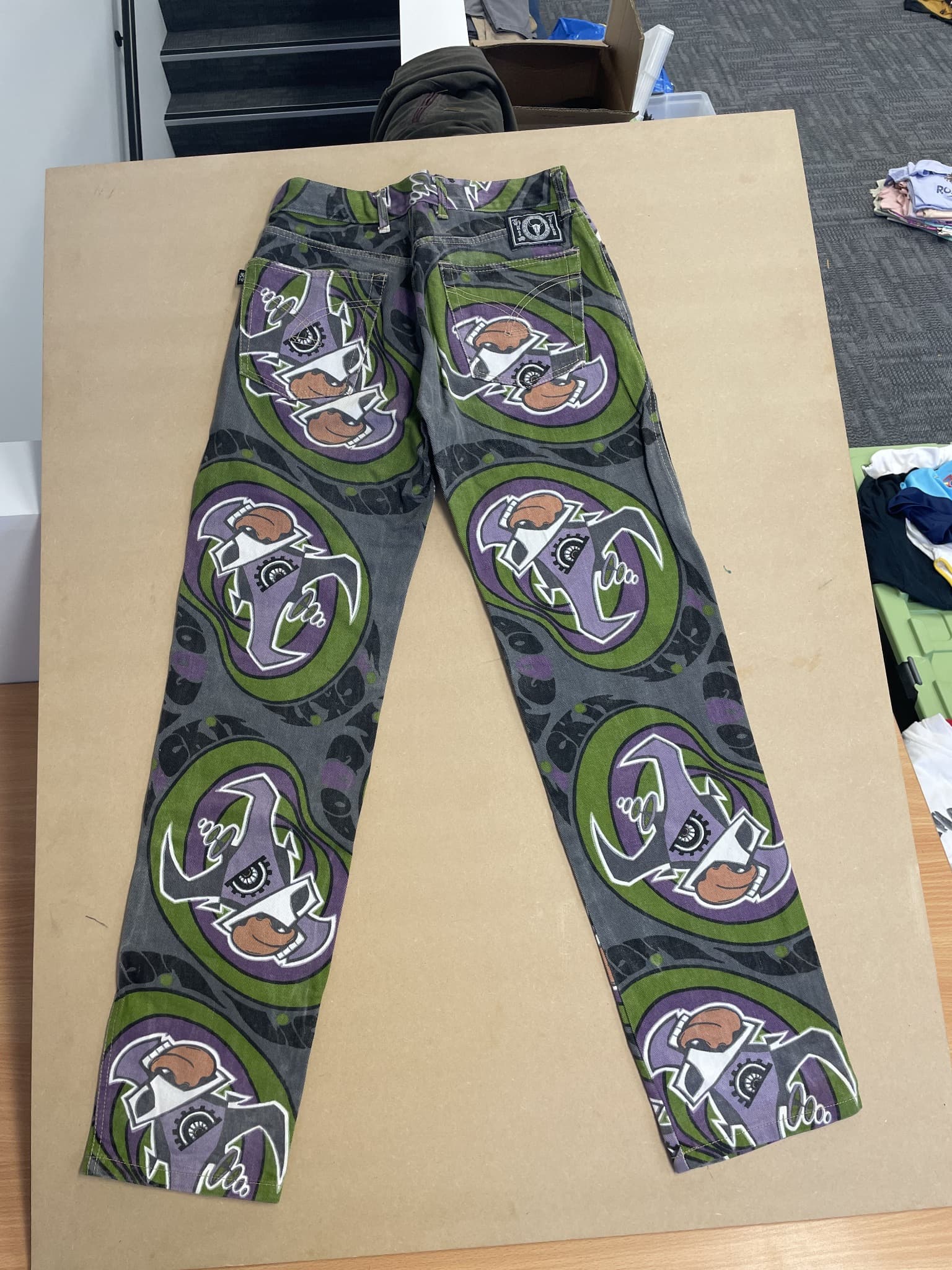 Hot Tuna All-Over Print Graphic Denim Jeans - Men's Size 32 — photo 4 of 6