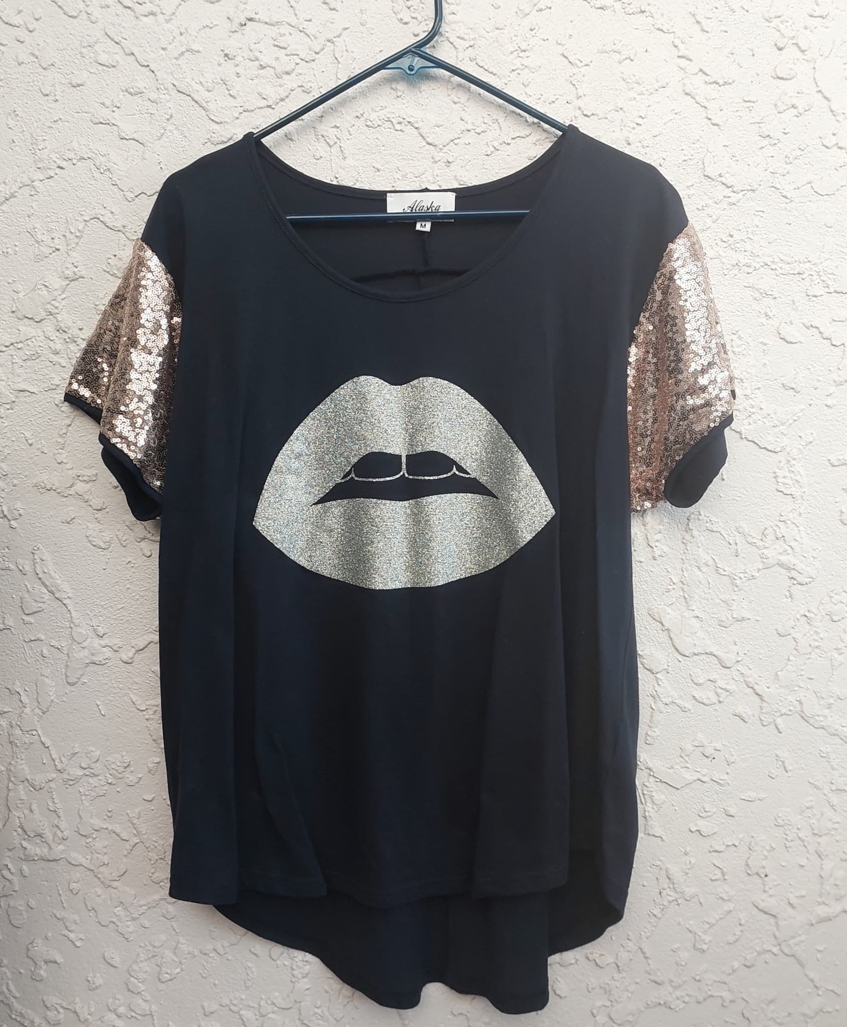 Alaska Tees (by Augustine) Glitter Lips Sequin Top, Size M