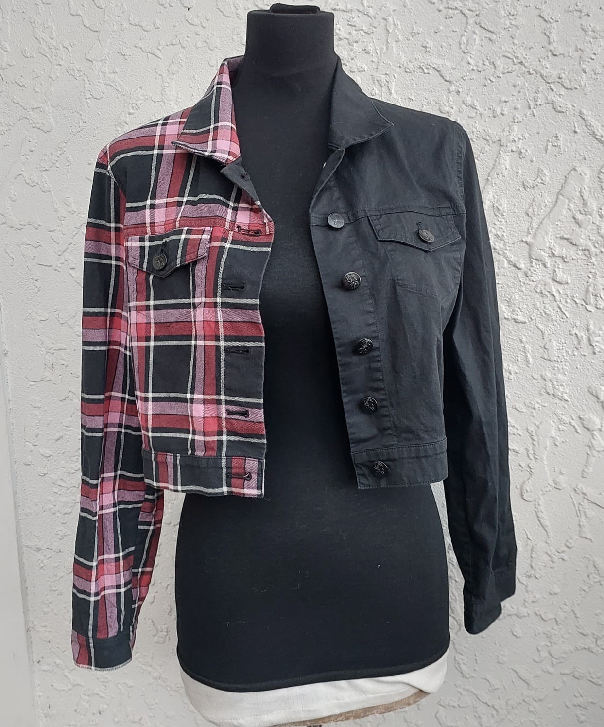 BLACK FRIDAY Split Plaid Cropped Jacket, Black and Red, Size 10 — photo 5 of 10