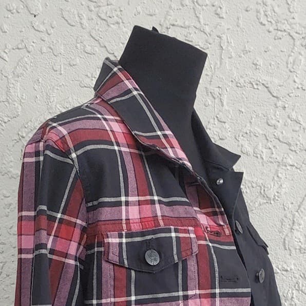 BLACK FRIDAY Split Plaid Cropped Jacket, Black and Red, Size 10 — photo 10 of 10