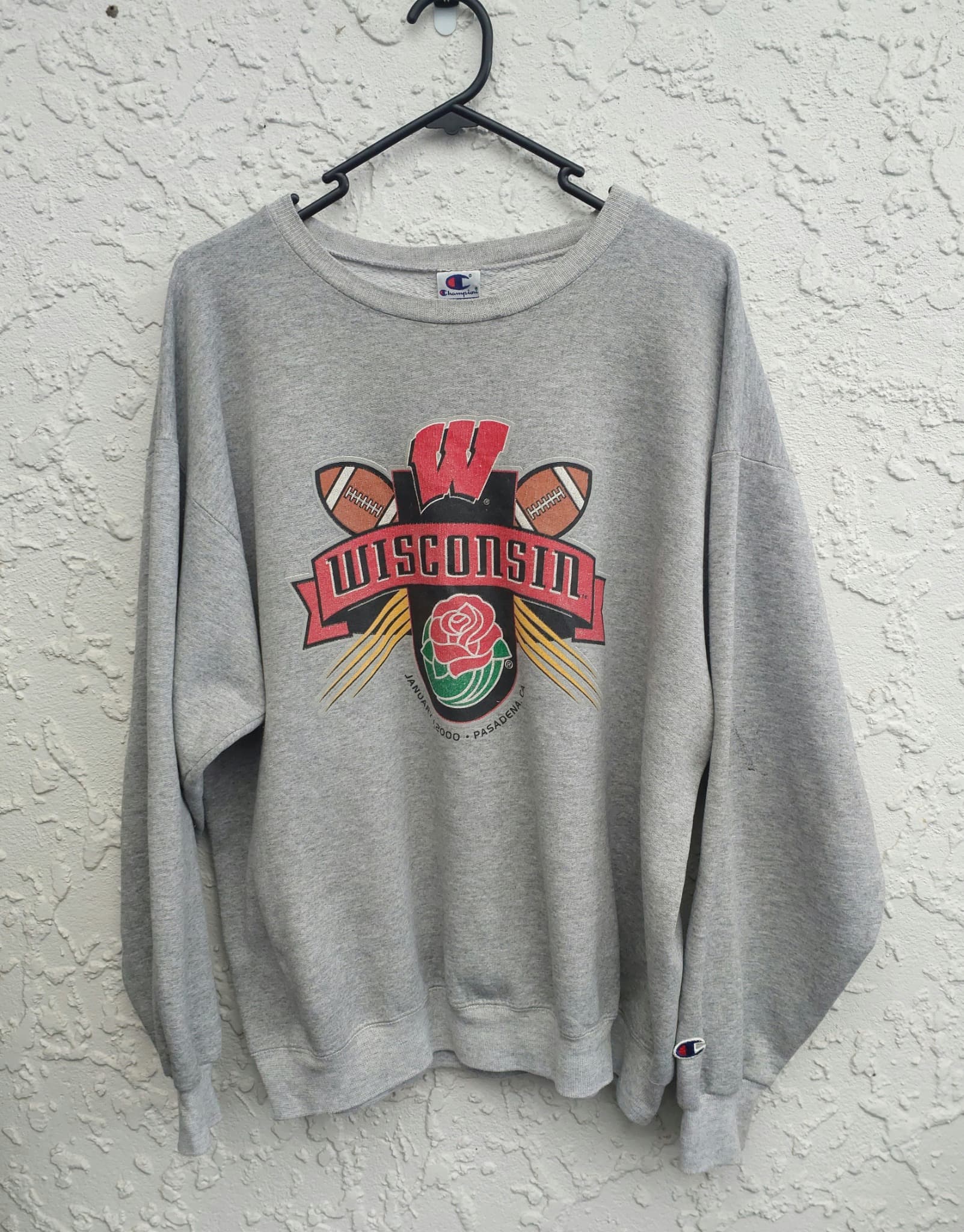 Champion Sweatshirt, 2000 Wisconsin Badgers Rose Bowl, size L — photo 1 of 10