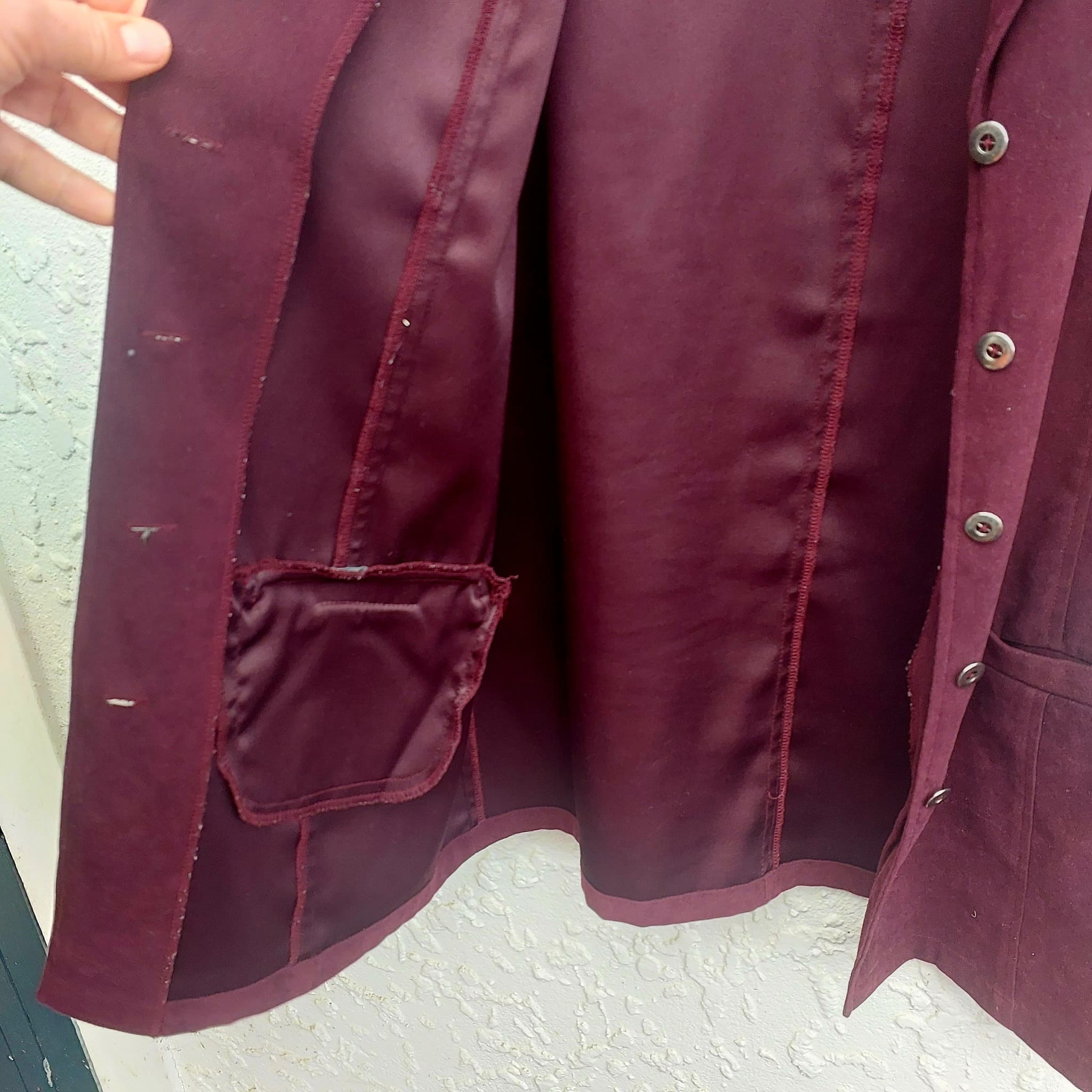 CLASSIQUE Button-Down Vest, Burgundy, Size 10 — photo 7 of 10