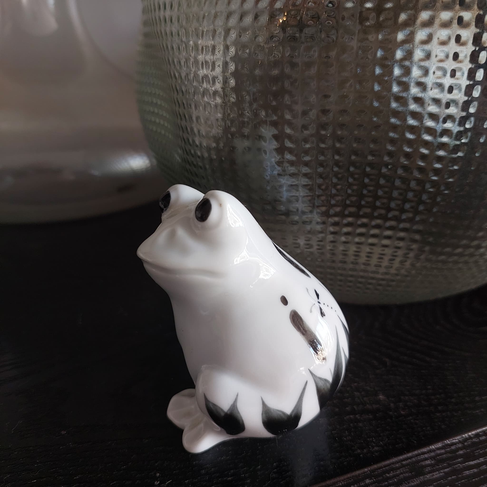 Highbank Ceramic Frog Figurine, White with Black Markings, Scotland — photo 5 of 7