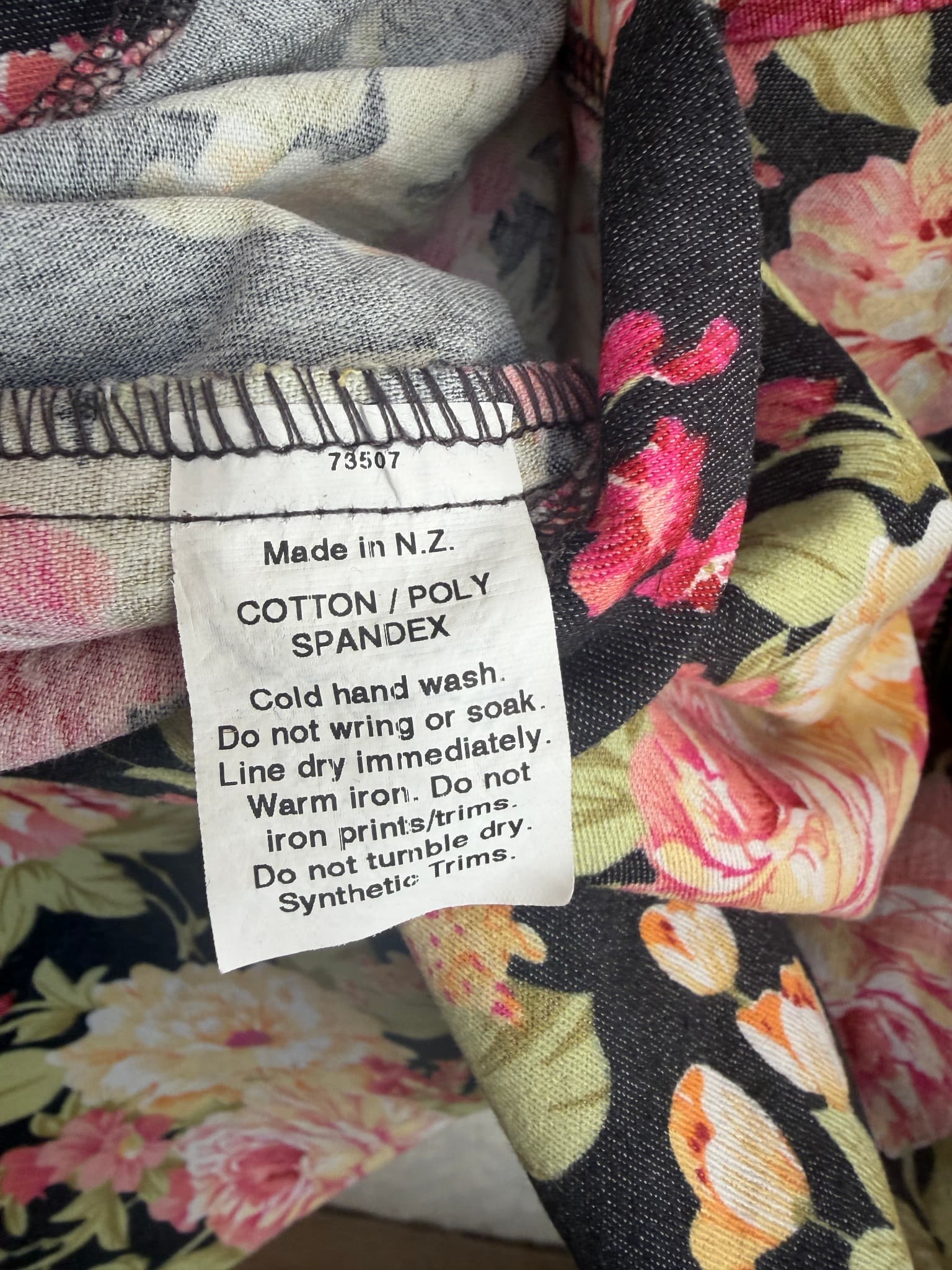 KILT NZ Made Floral Peplum Front-Zip Dress – Mint Condition (Size 14) — photo 5 of 10