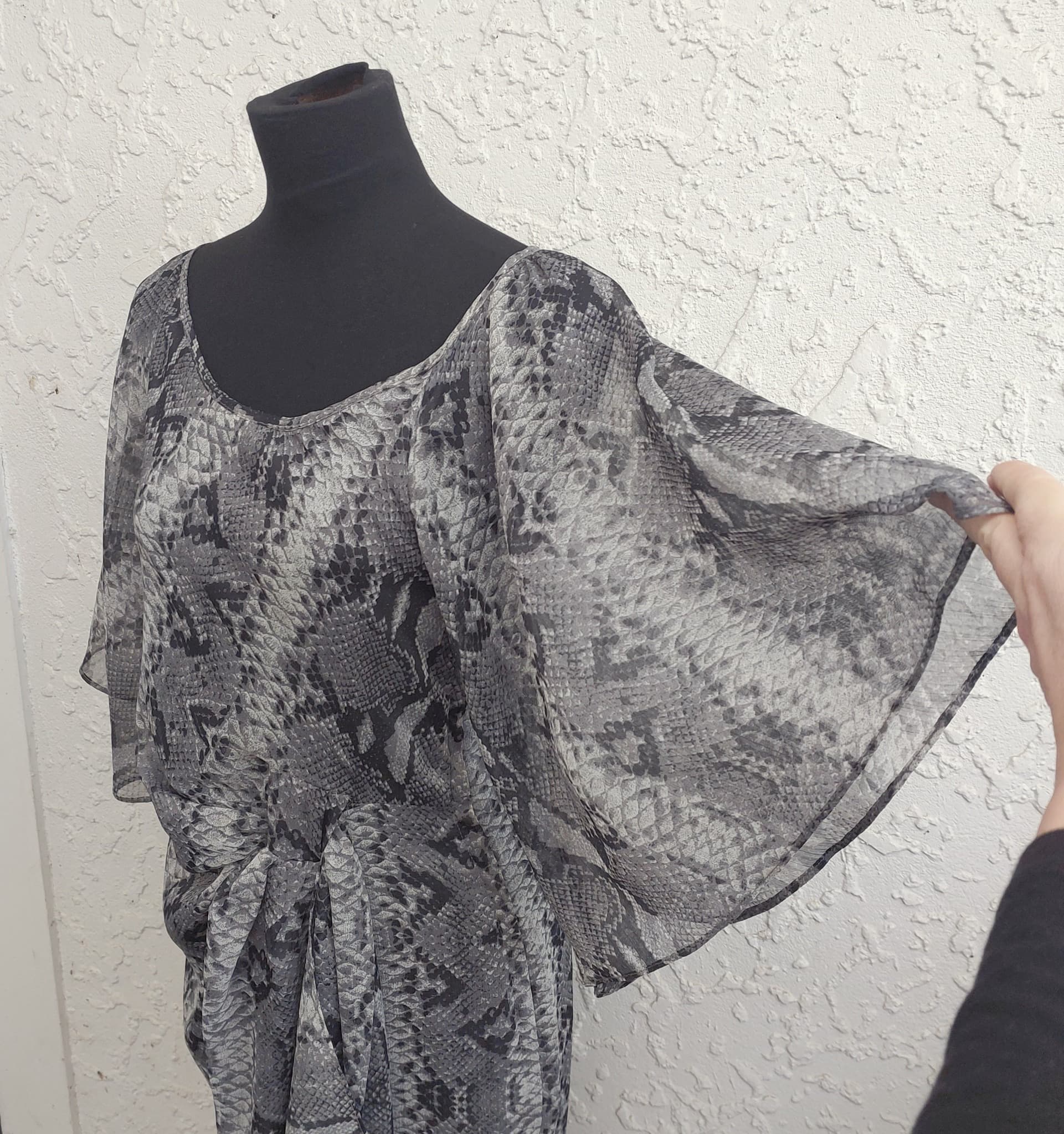 Max Chiffon Dress, Snakeskin Print, Size 10 — photo 2 of 10