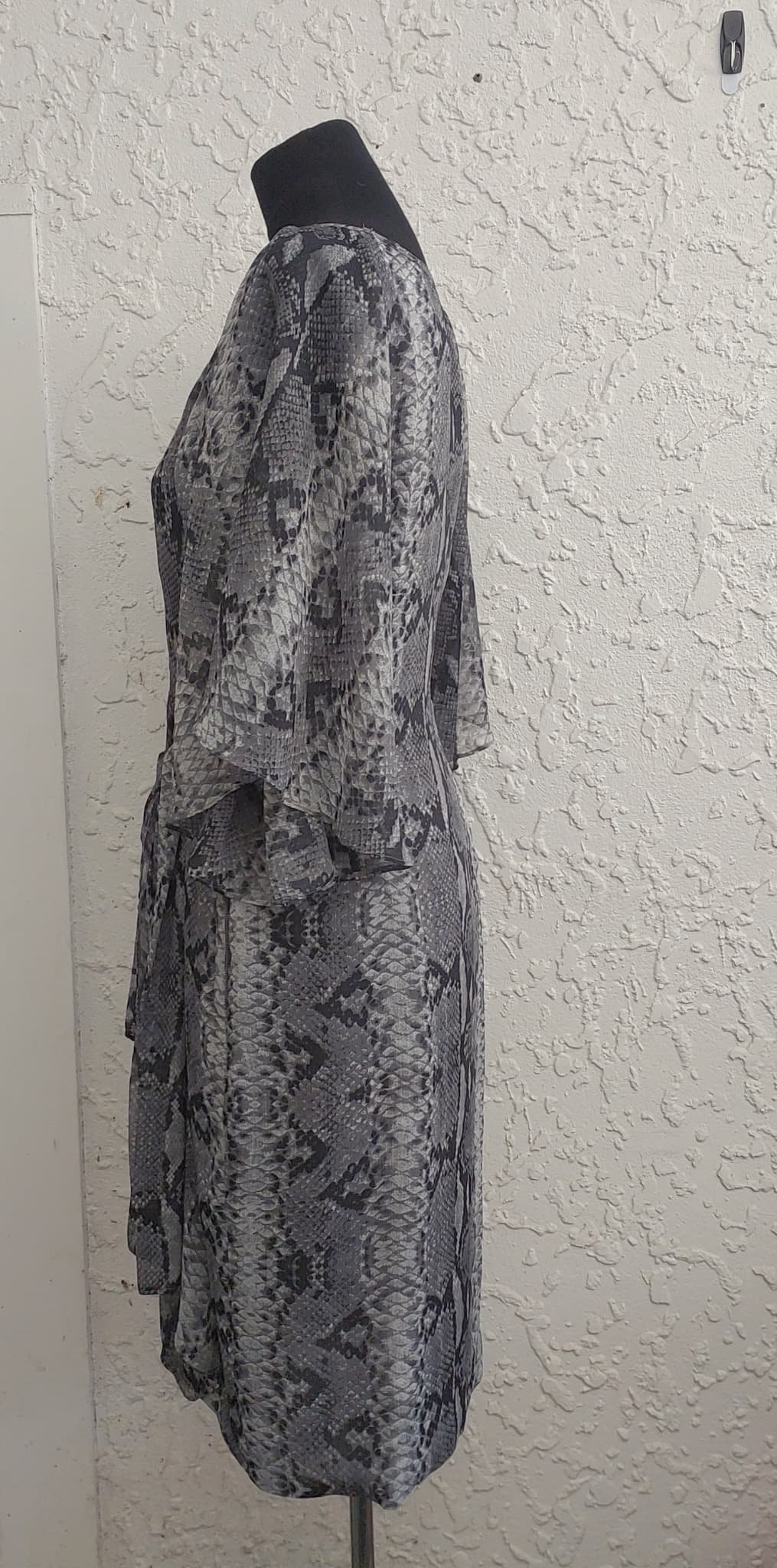 Max Chiffon Dress, Snakeskin Print, Size 10 — photo 7 of 10