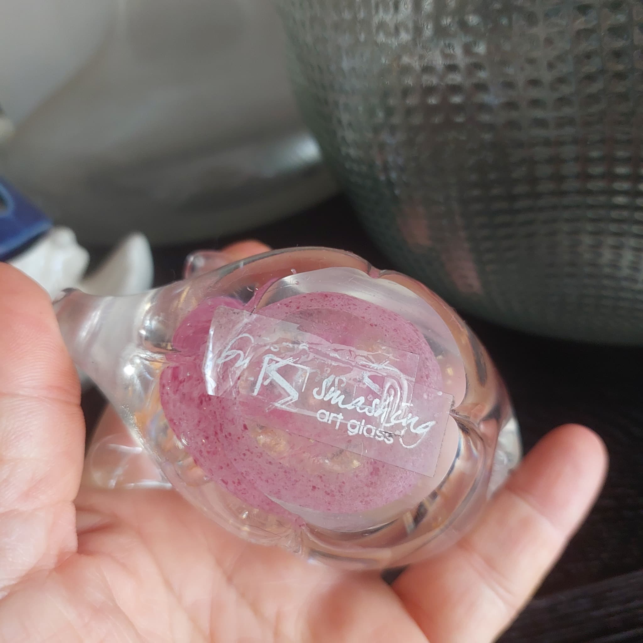 Smashing Art Glass NZ Pig Figurine, Clear with Pink and Gold Fleck — photo 4 of 6