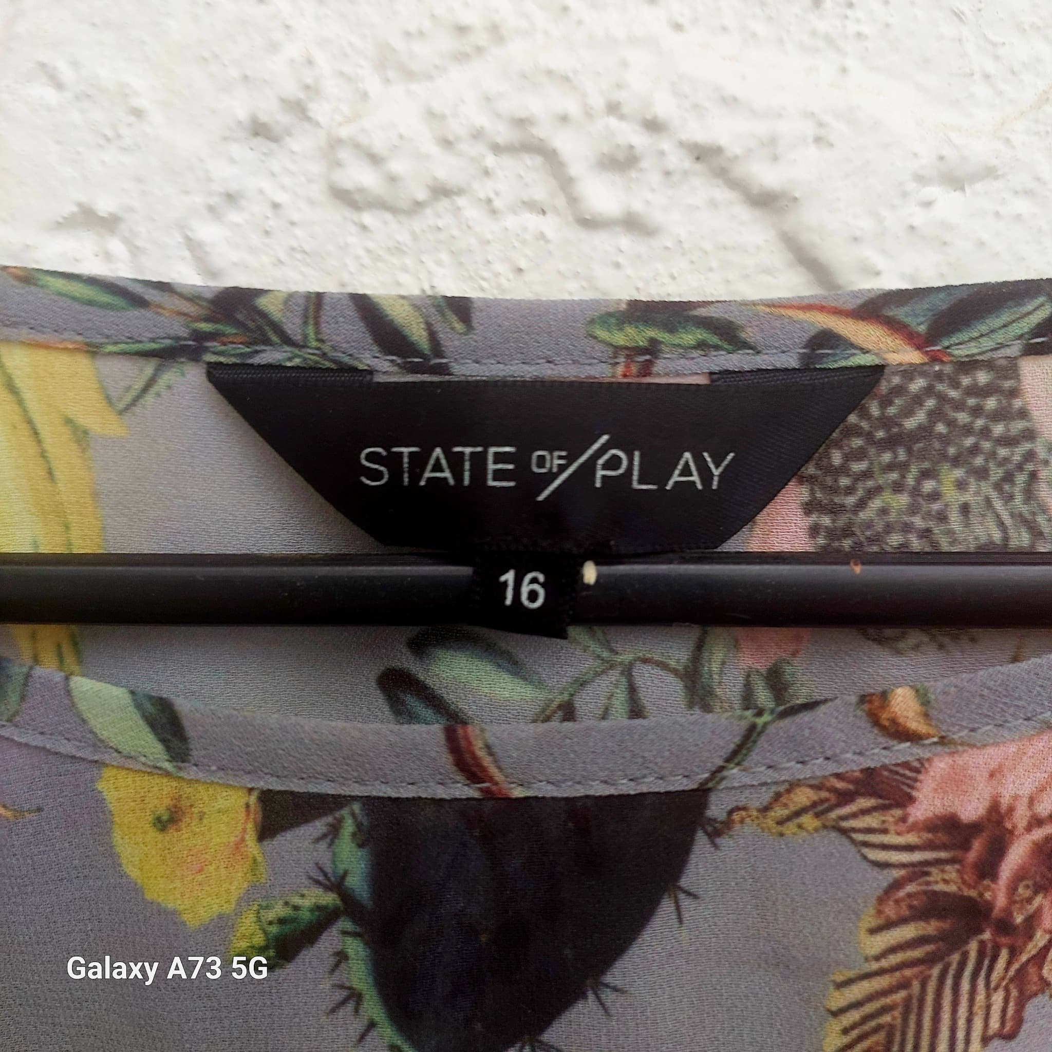 STATE OF PLAY Floral Pineapple Blouse, size 16, grey — photo 2 of 9
