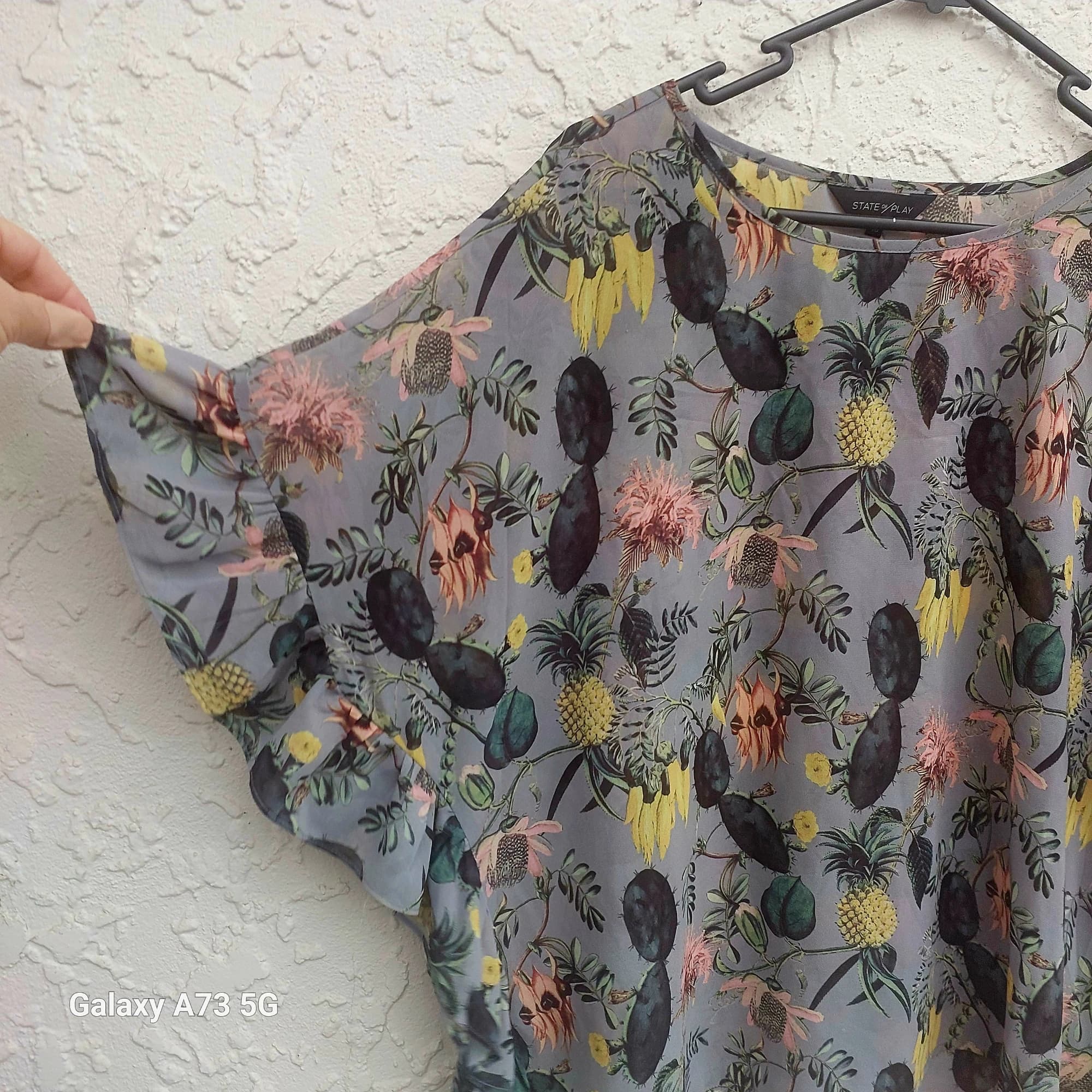 STATE OF PLAY Floral Pineapple Blouse, size 16, grey — photo 8 of 9