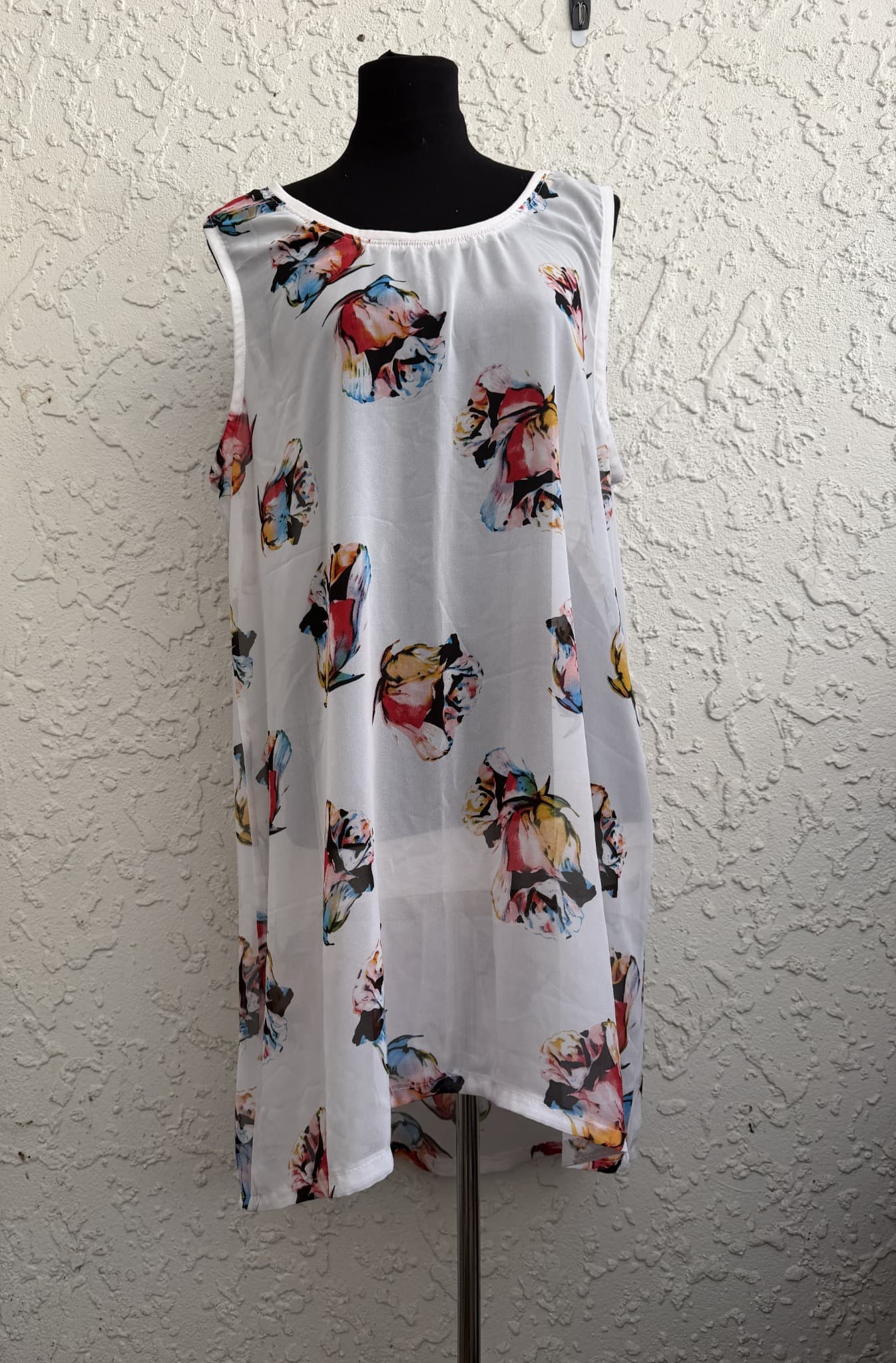 Unbranded Floral Print Sleeveless High-Low Tunic Top, White, Size Unknown — photo 1 of 9