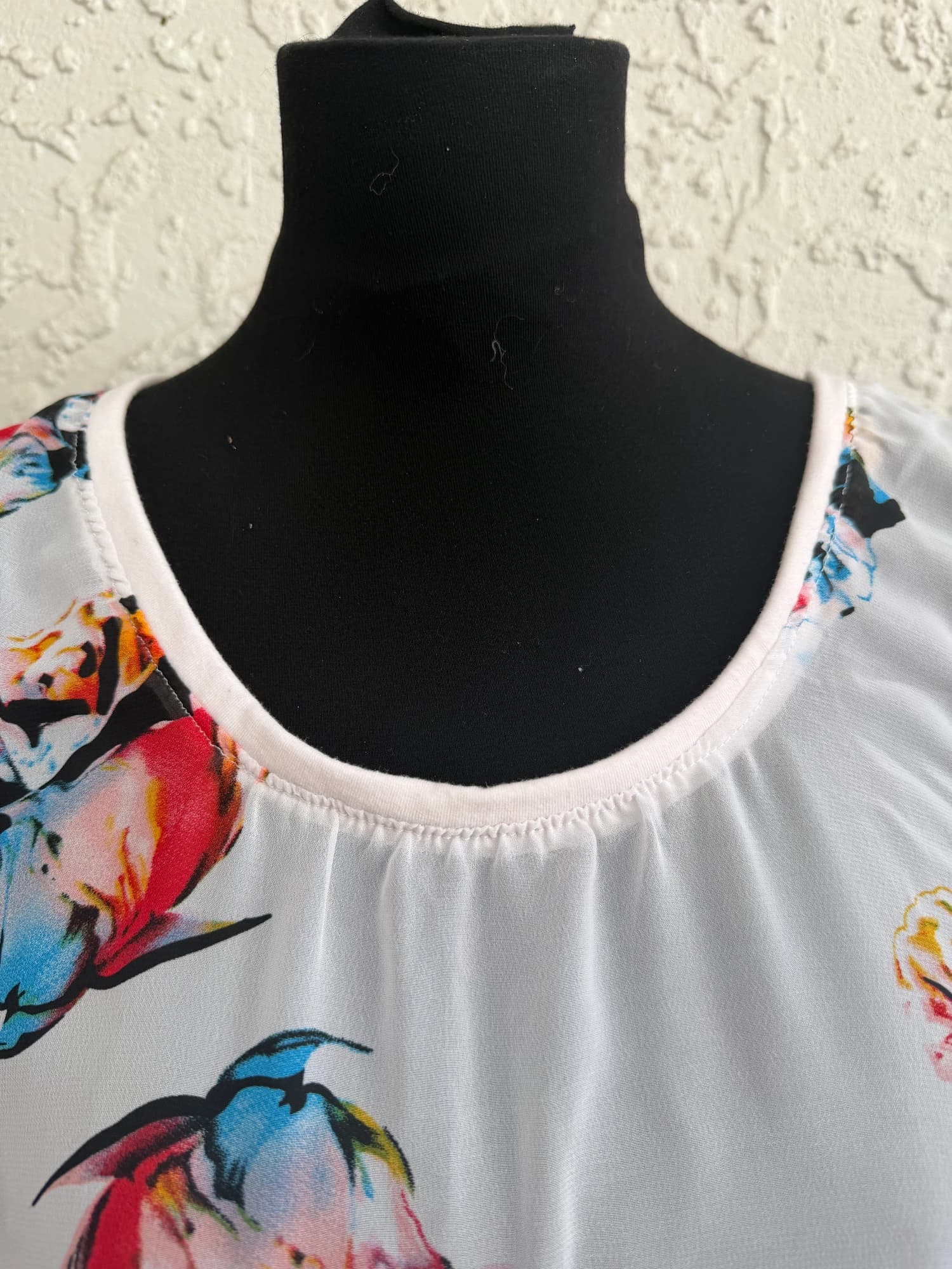 Unbranded Floral Print Sleeveless High-Low Tunic Top, White, Size Unknown — photo 2 of 9
