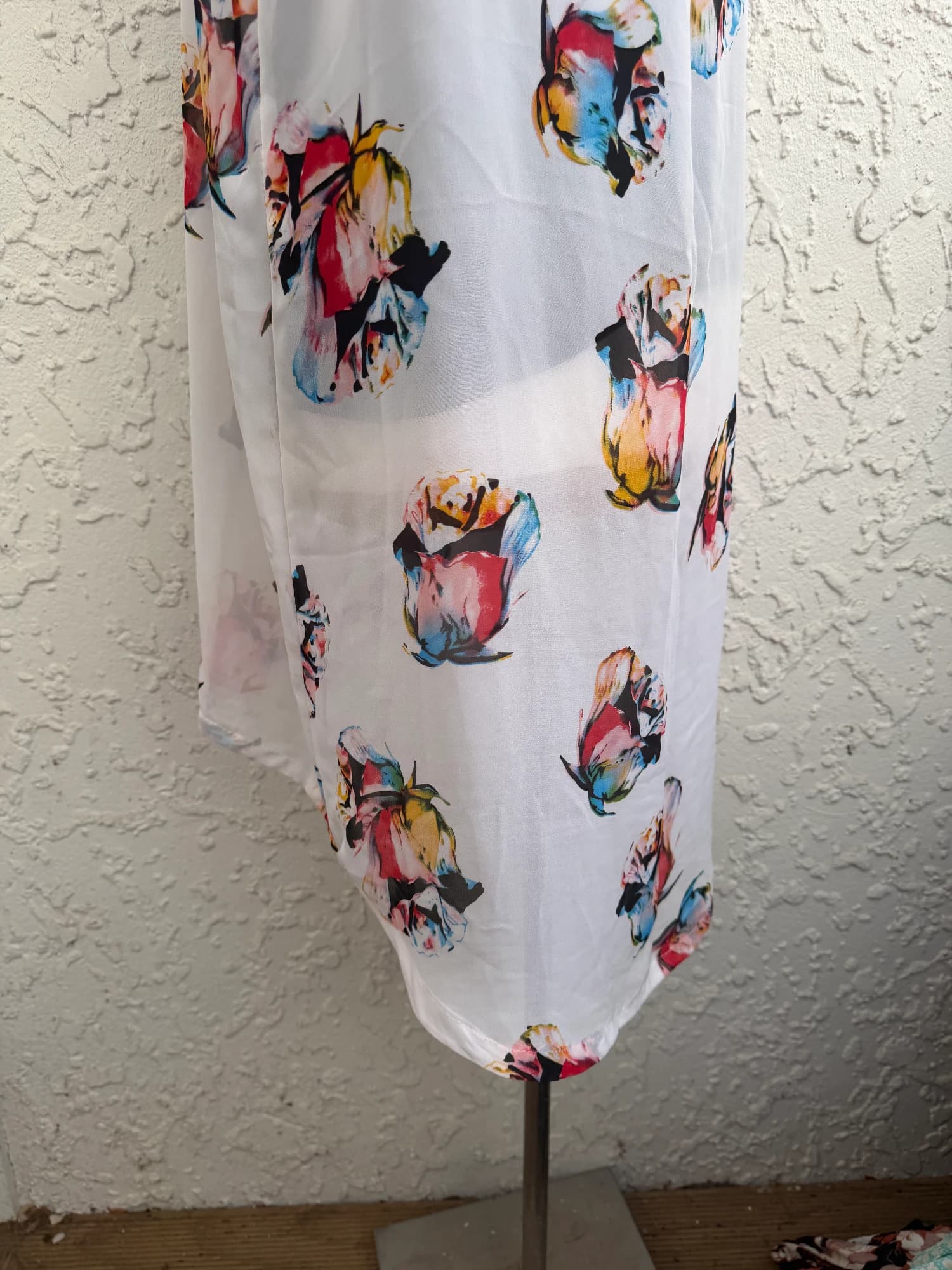 Unbranded Floral Print Sleeveless High-Low Tunic Top, White, Size Unknown — photo 8 of 9