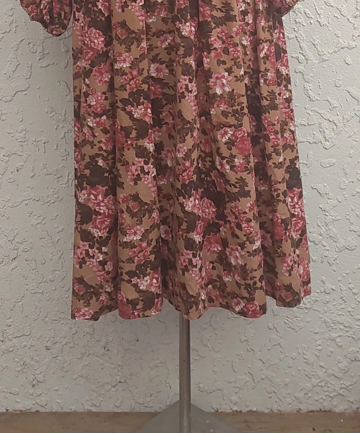 Vintage 1970s Floral Midi Dress, Long Sleeve, Brown and Pink — photo 7 of 10