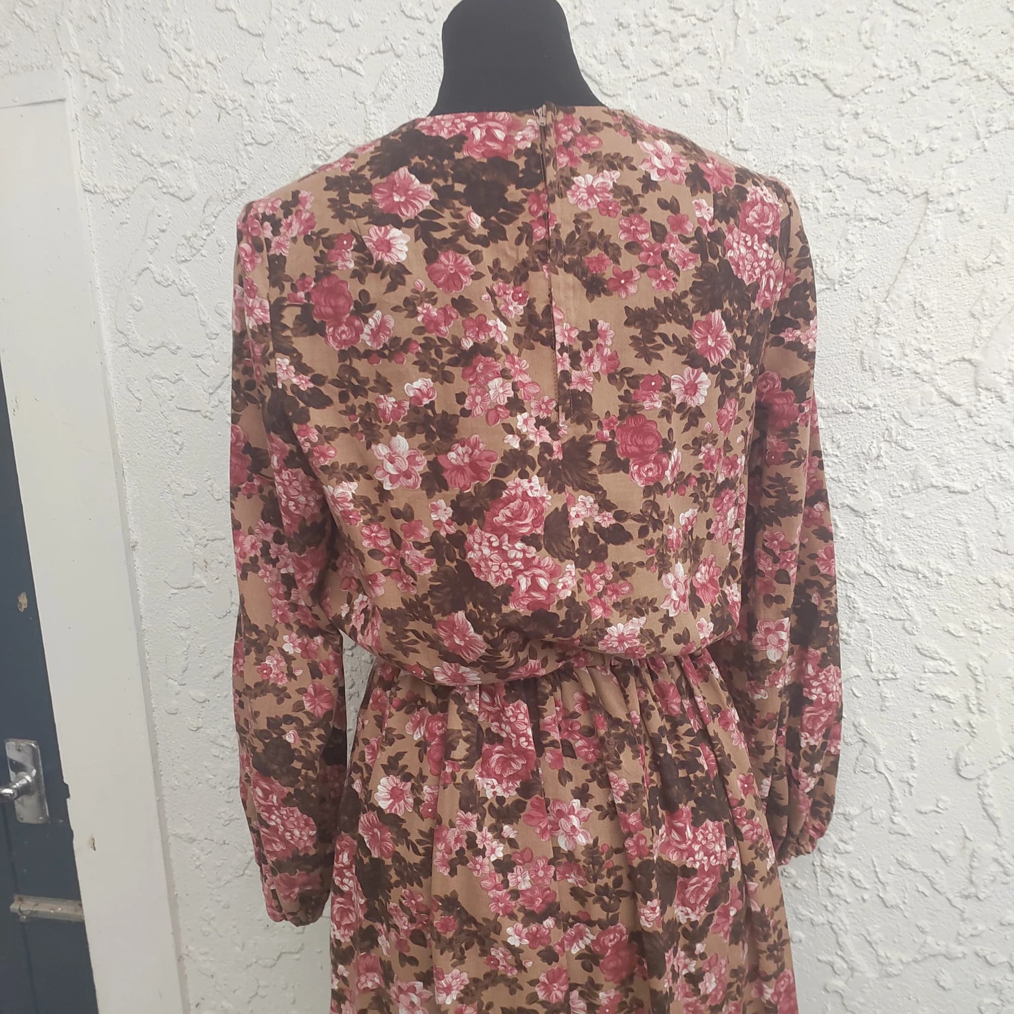 Vintage 1970s Floral Midi Dress, Long Sleeve, Brown and Pink — photo 9 of 10