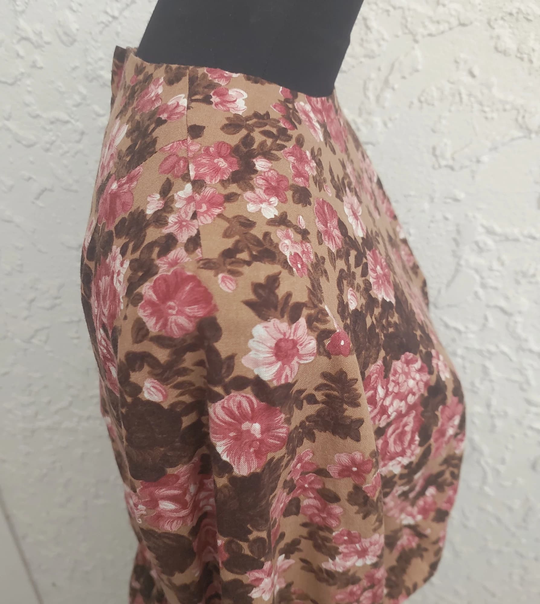 Vintage 1970s Floral Midi Dress, Long Sleeve, Brown and Pink — photo 10 of 10